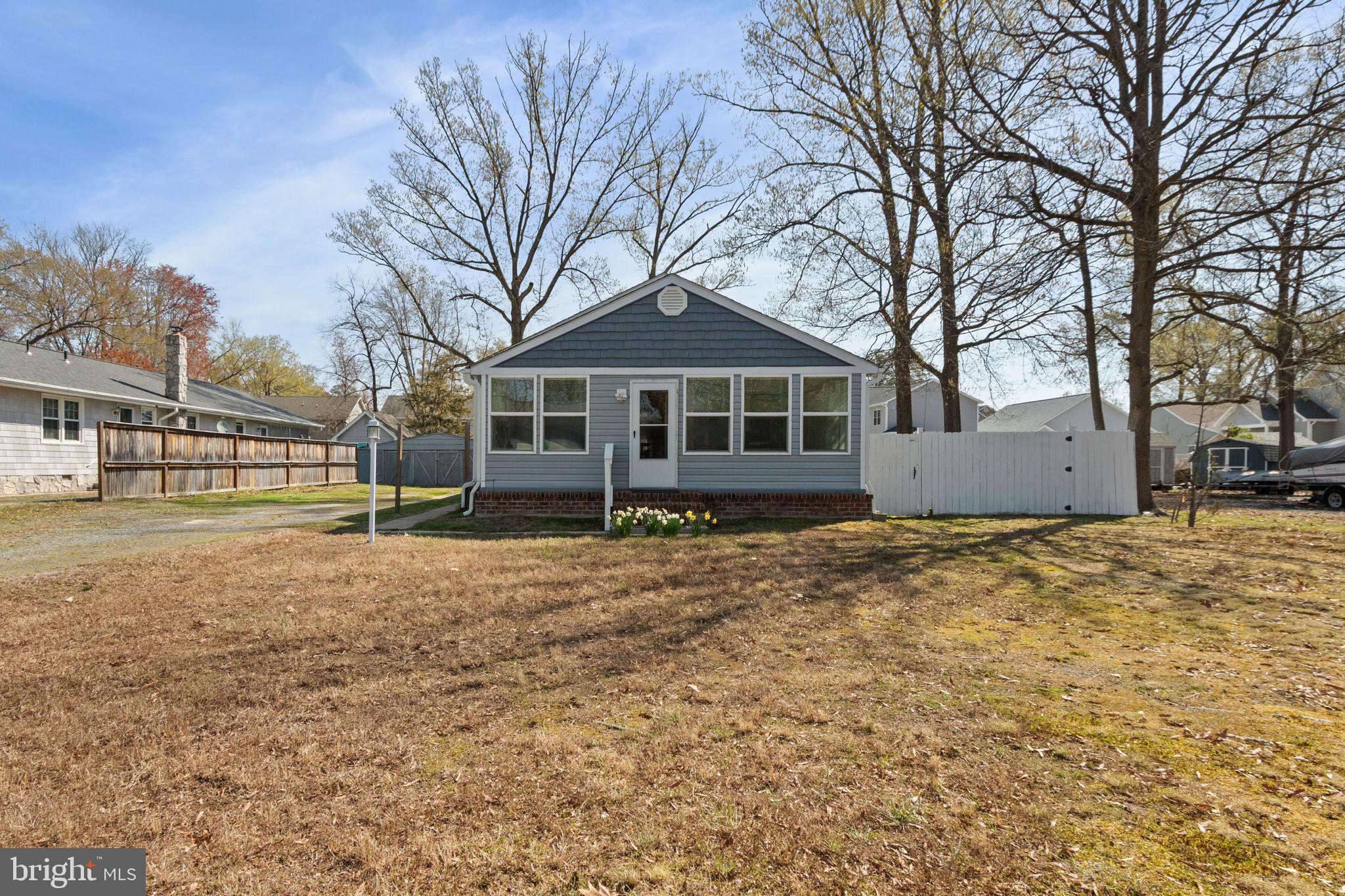 COLONIAL BEACH - Residential