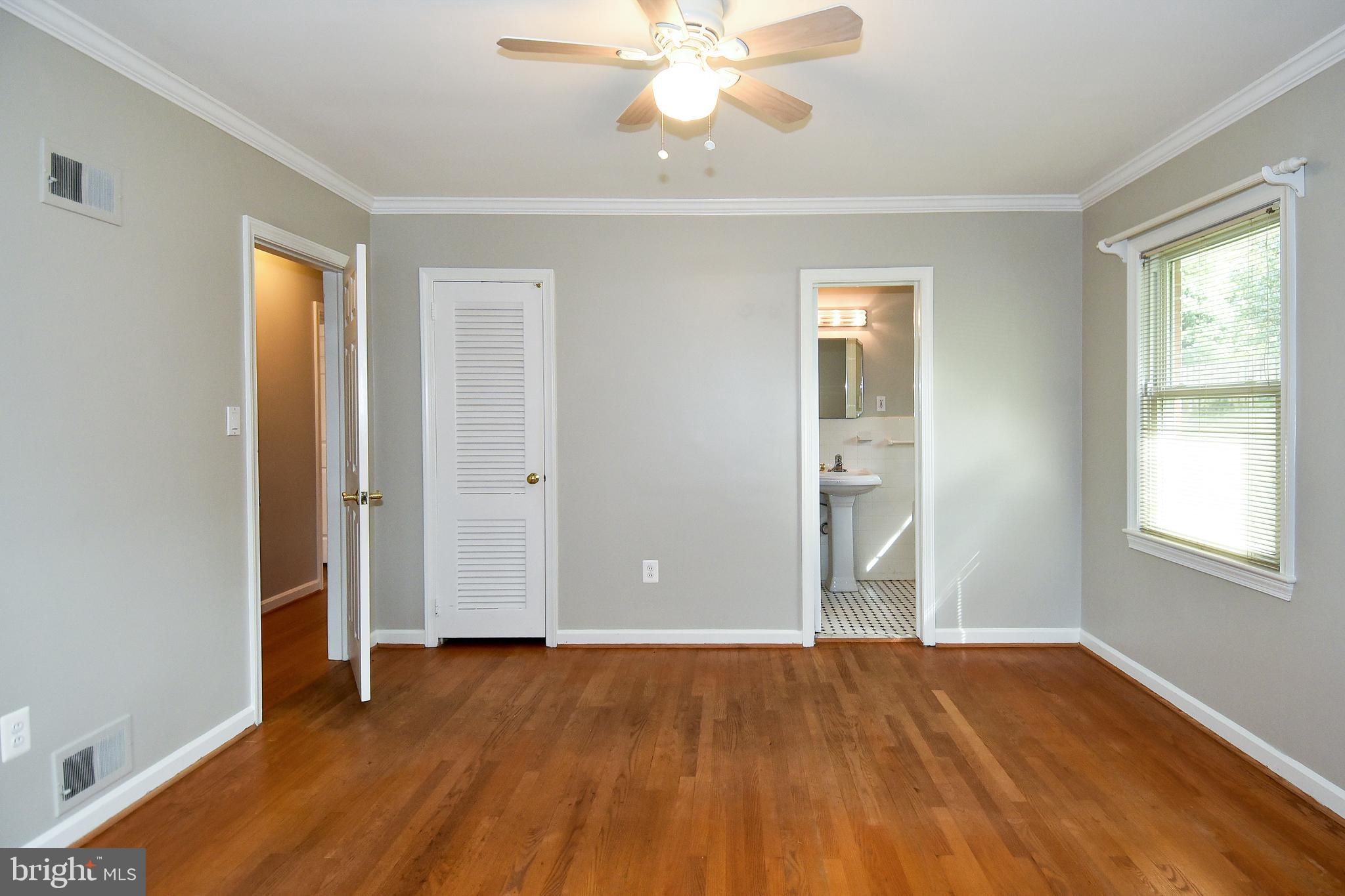 GOLF CLUB MANOR - Residential Lease