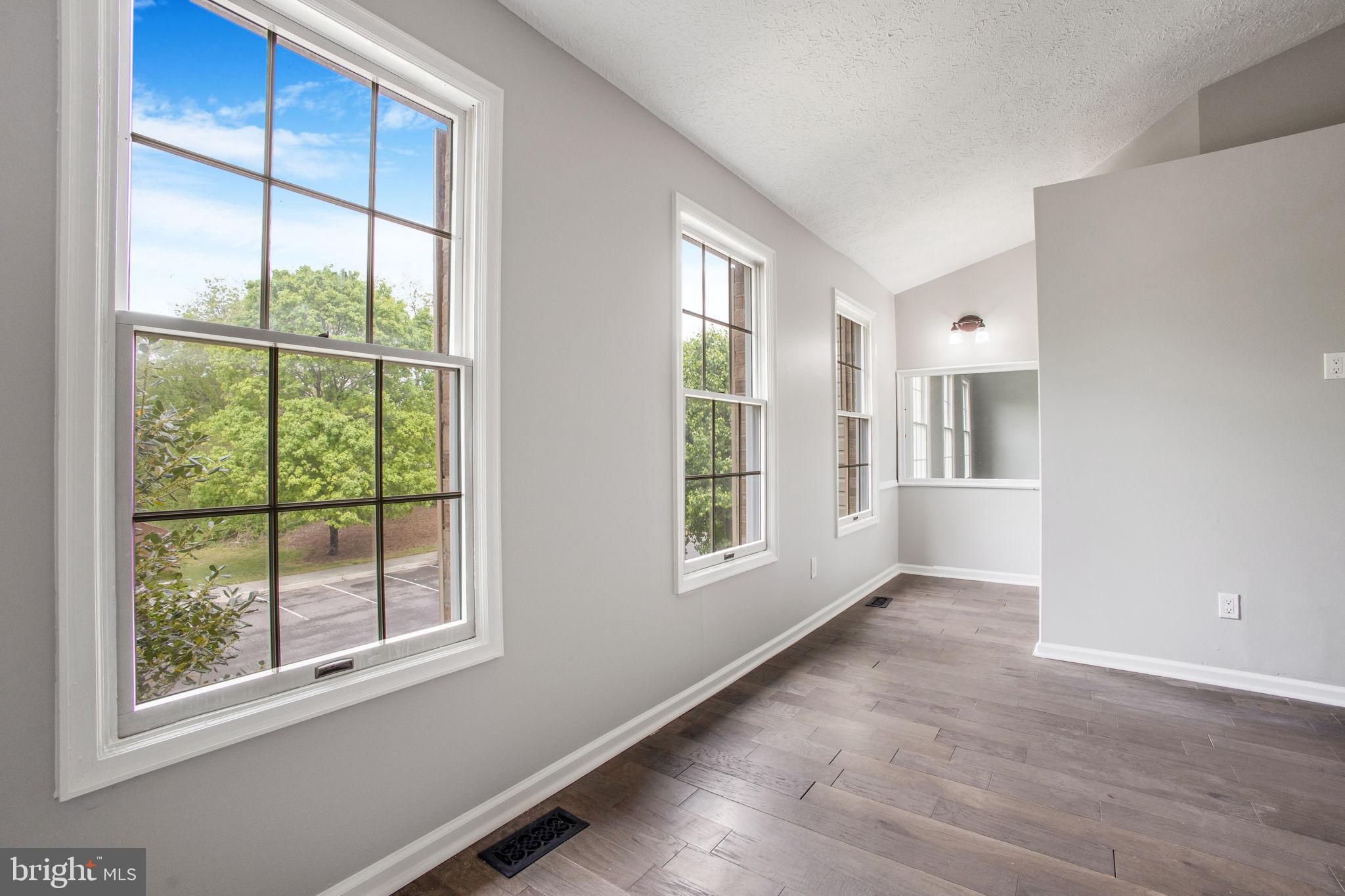 SEVEN OAKS - Residential