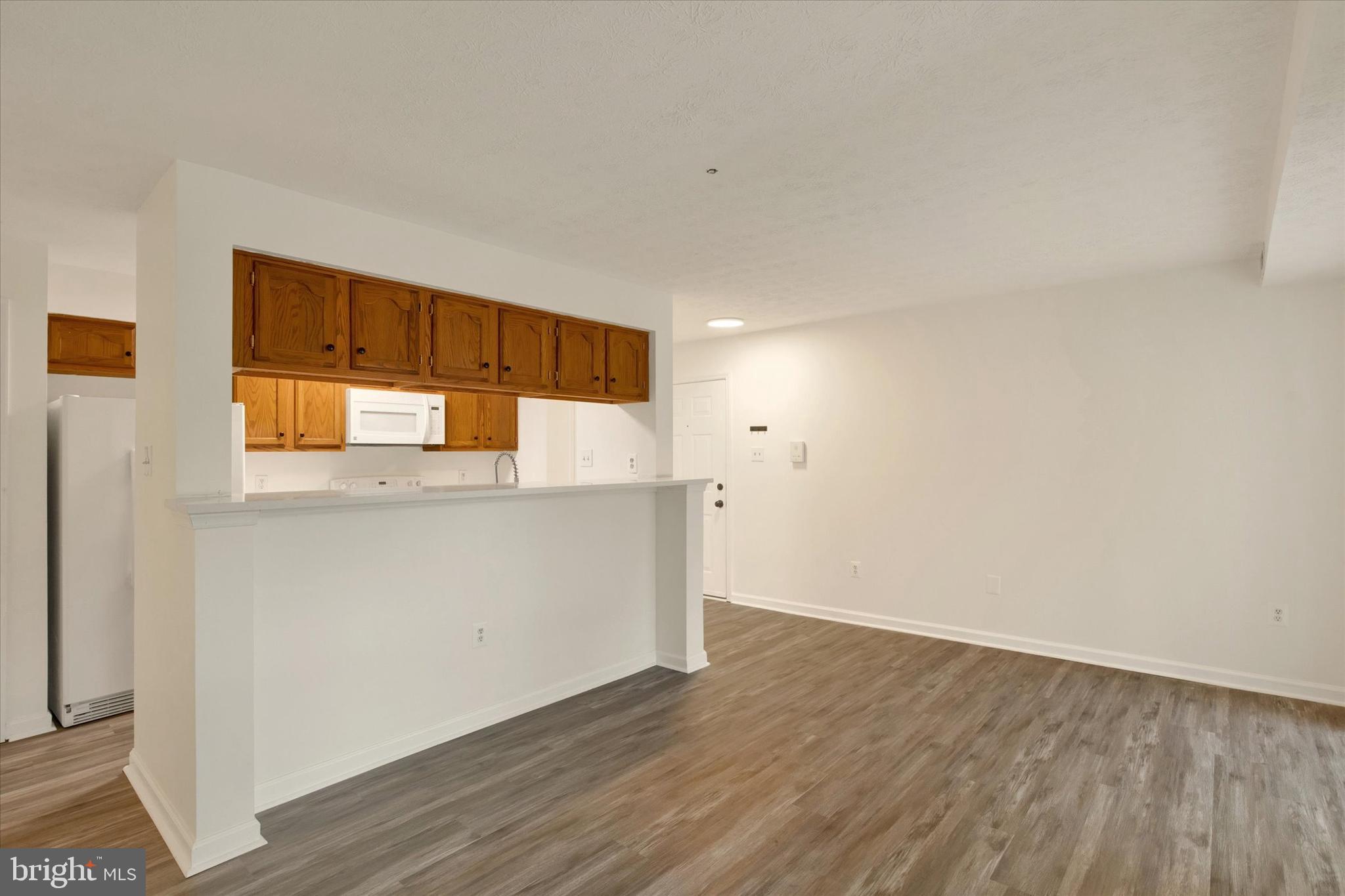 PERRY HALL COURTS - Residential