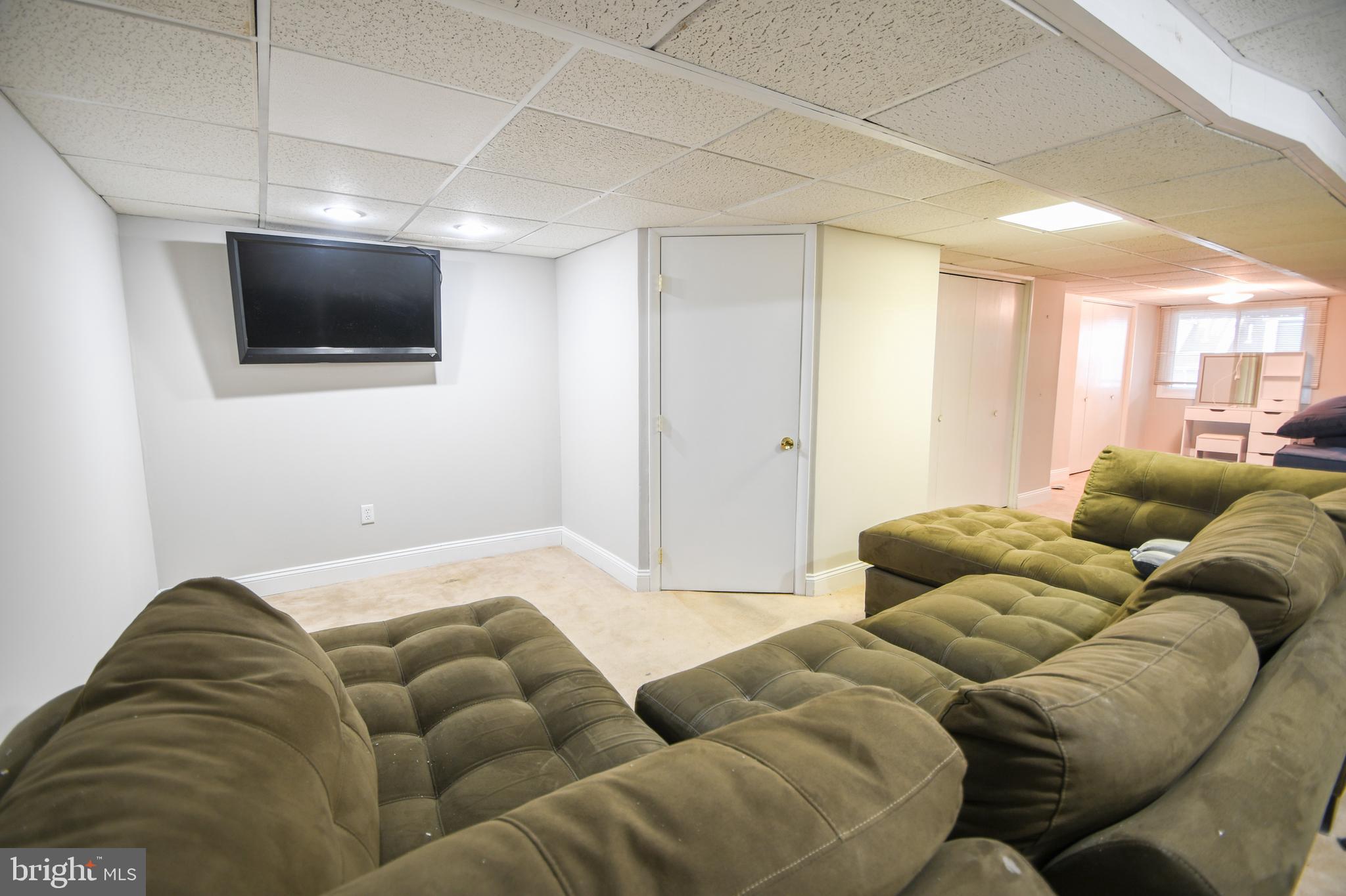 ROXBOROUGH - Residential Lease