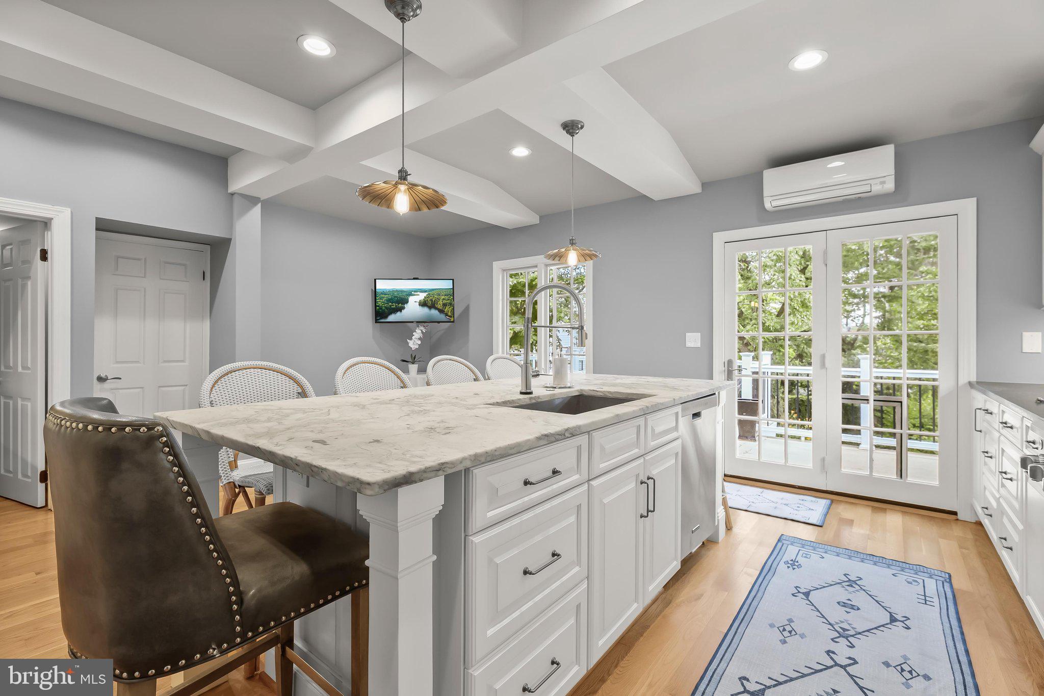 SOUTHLAND HILLS - Residential
