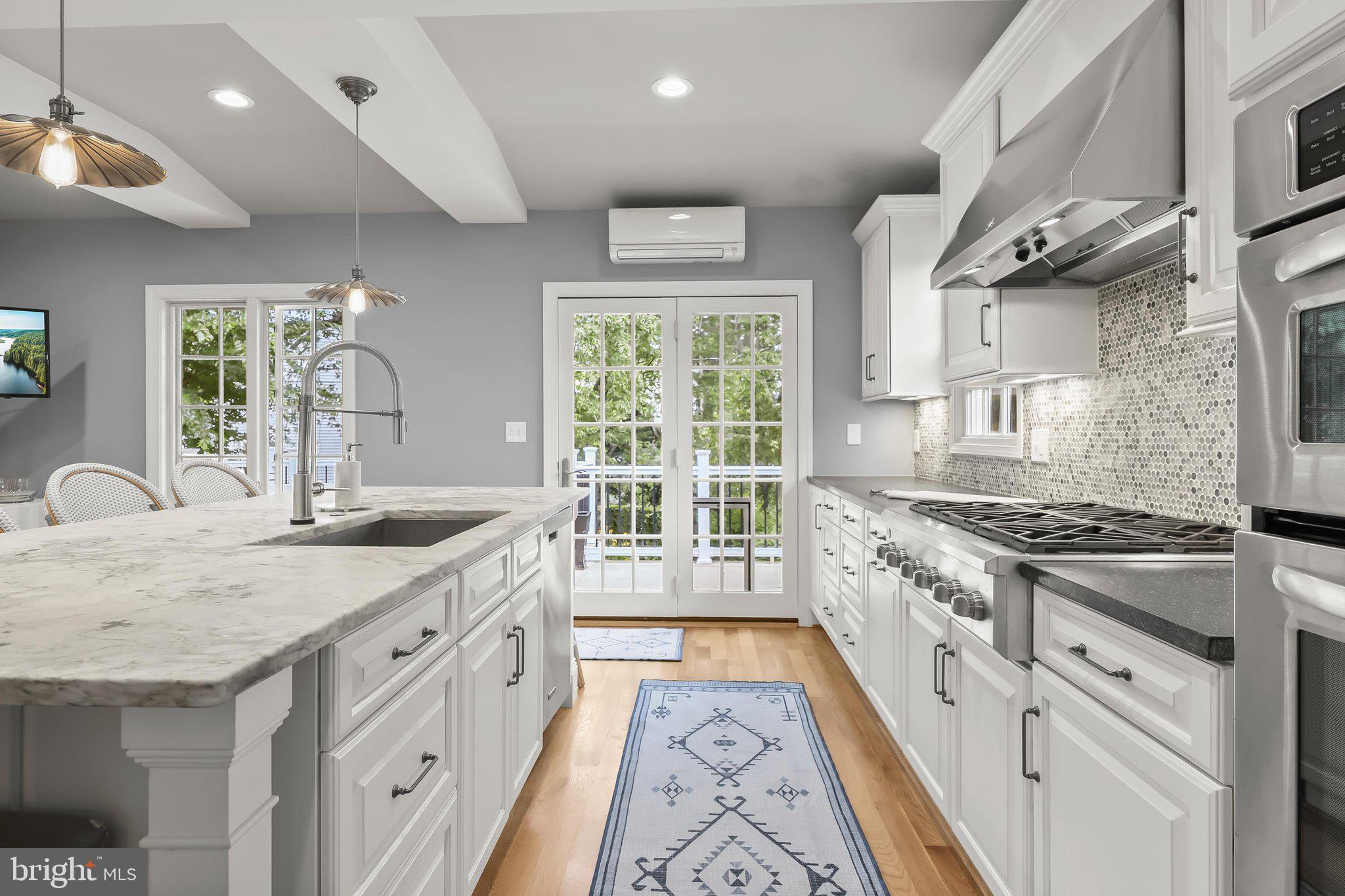 SOUTHLAND HILLS - Residential