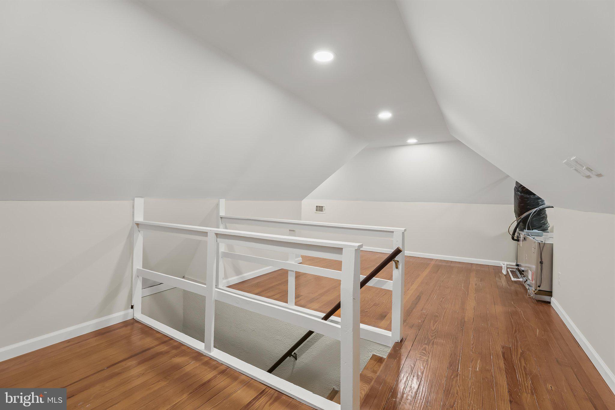 SOUTHLAND HILLS - Residential