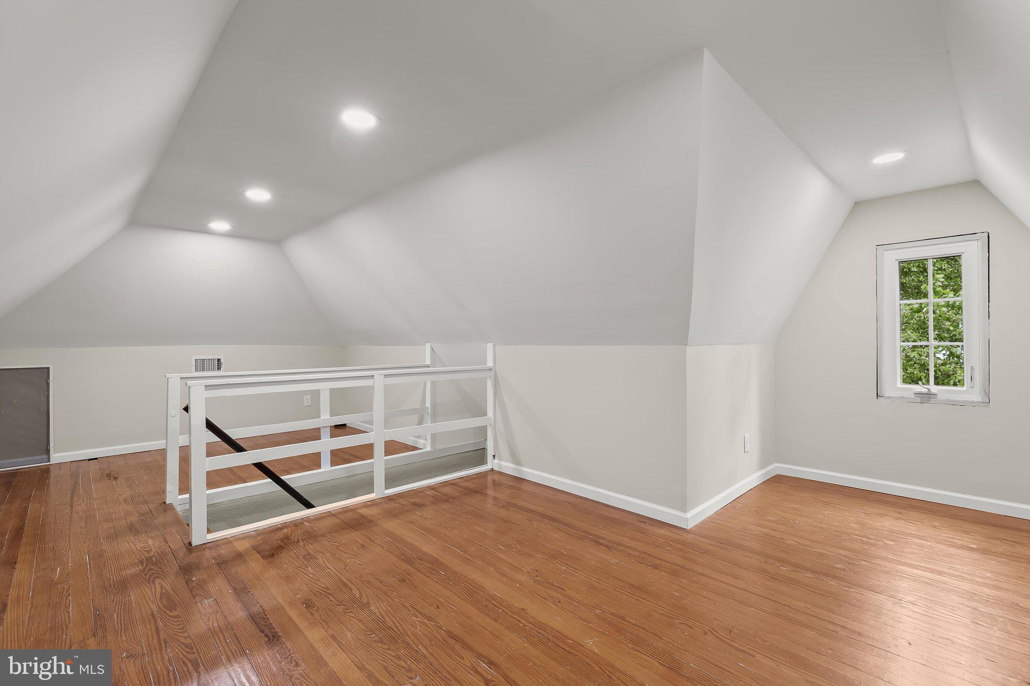 SOUTHLAND HILLS - Residential