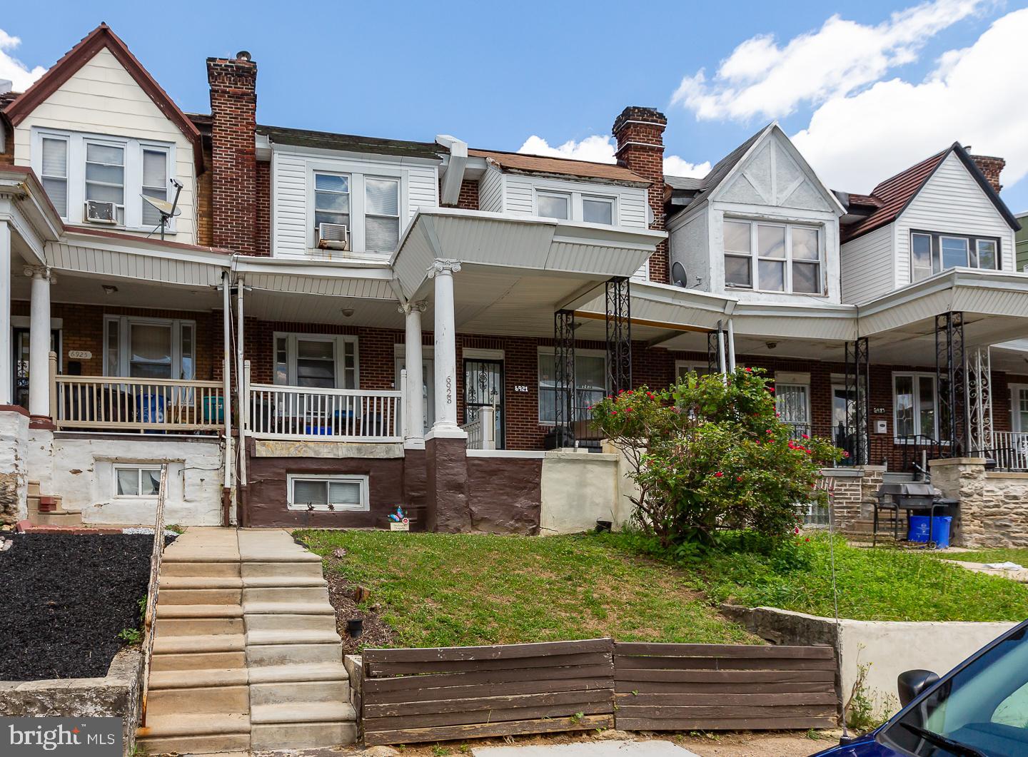 WEST OAK LANE - Residential