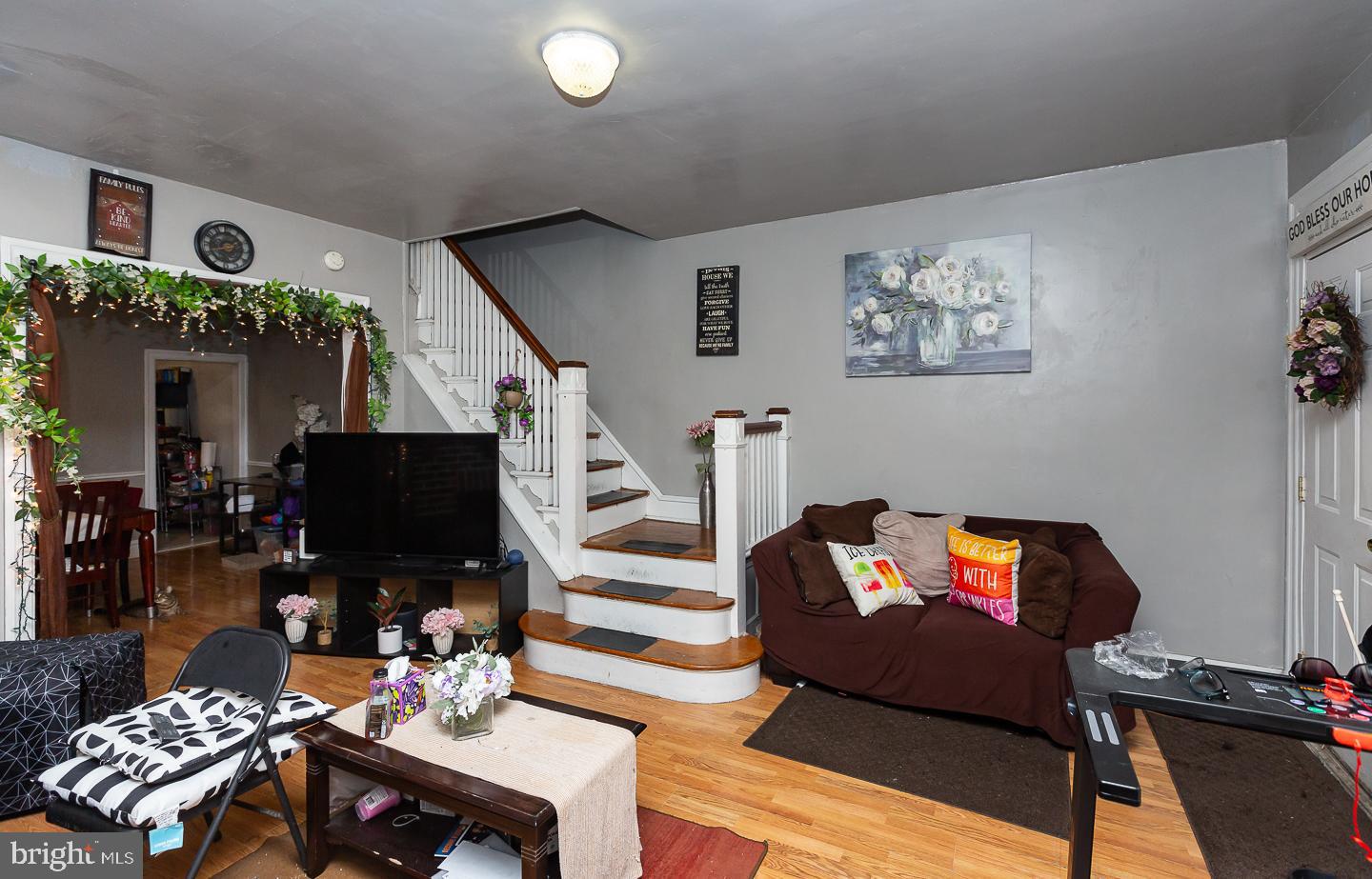 WEST OAK LANE - Residential