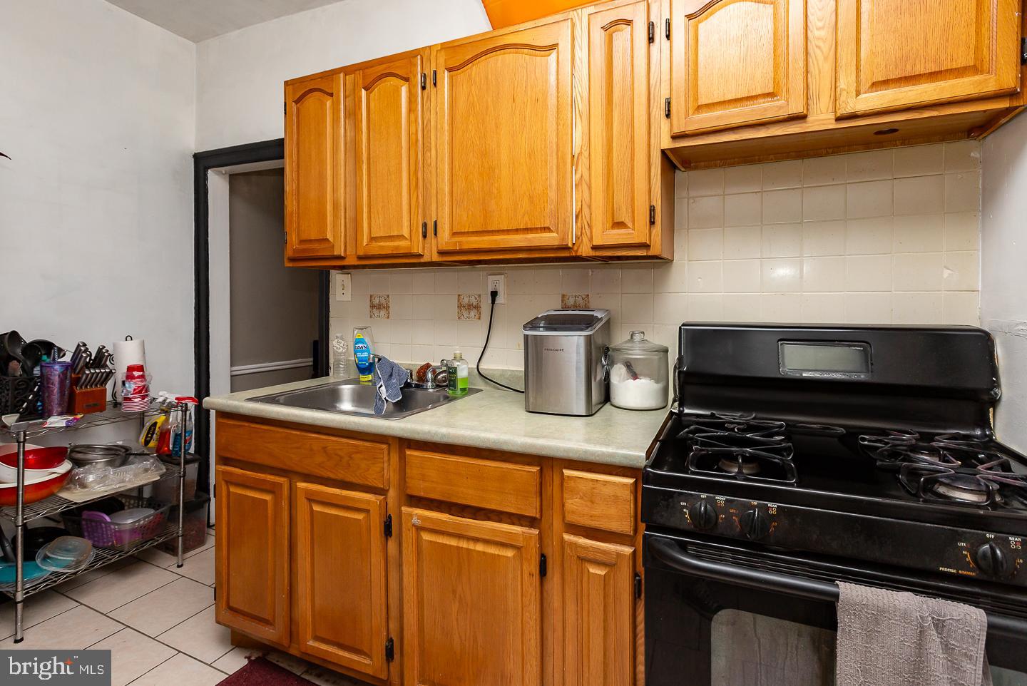 WEST OAK LANE - Residential