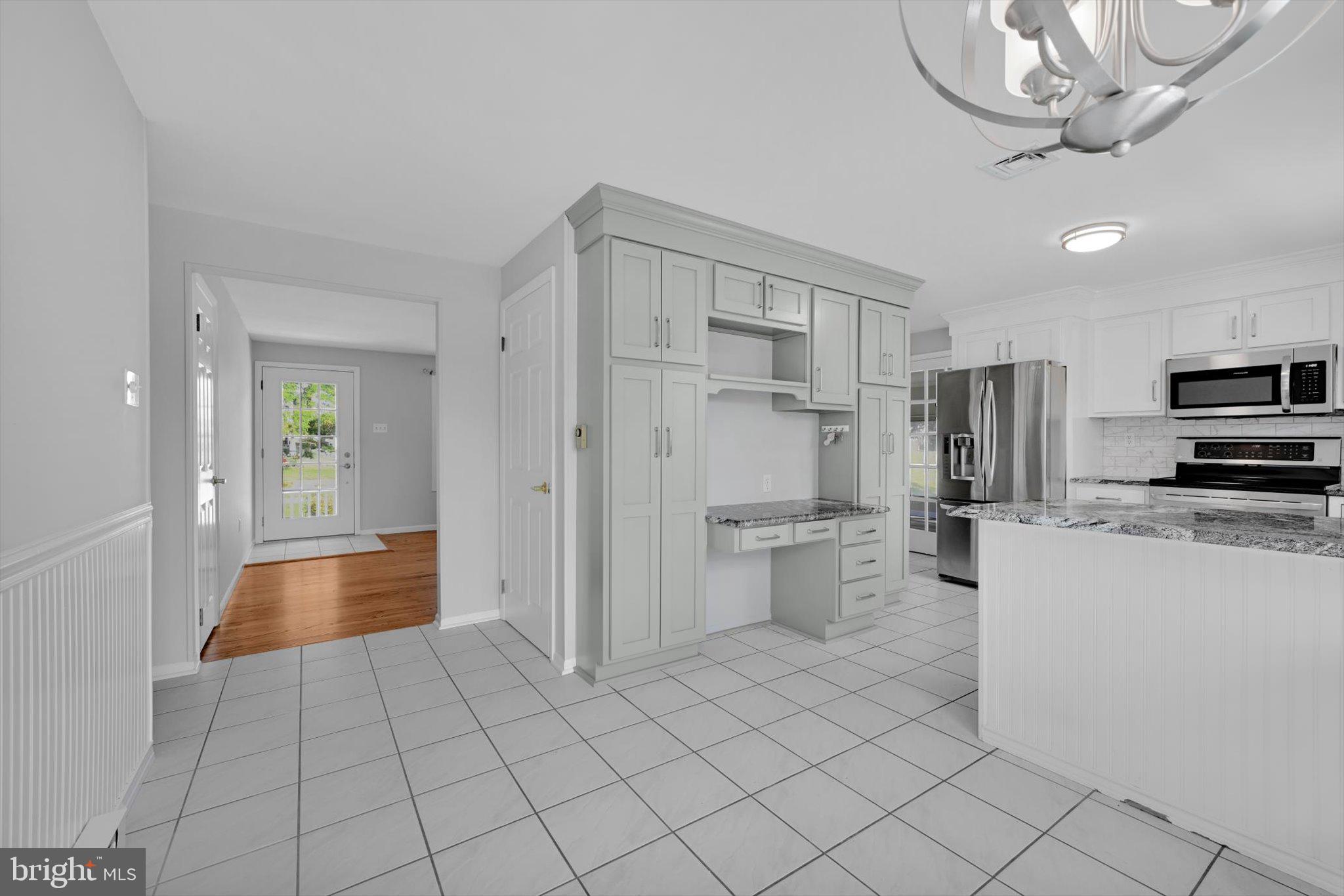 BEVERLY PARK - Residential