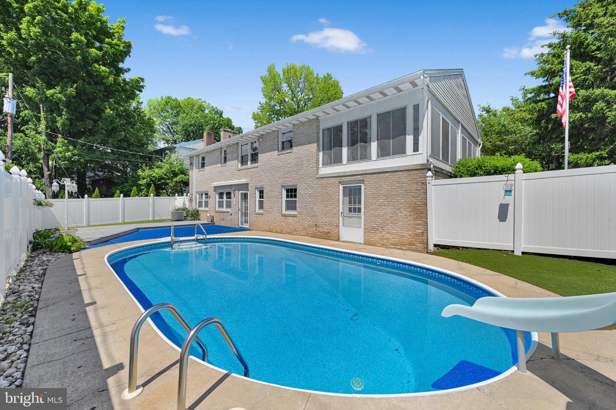 BEVERLY PARK - Residential