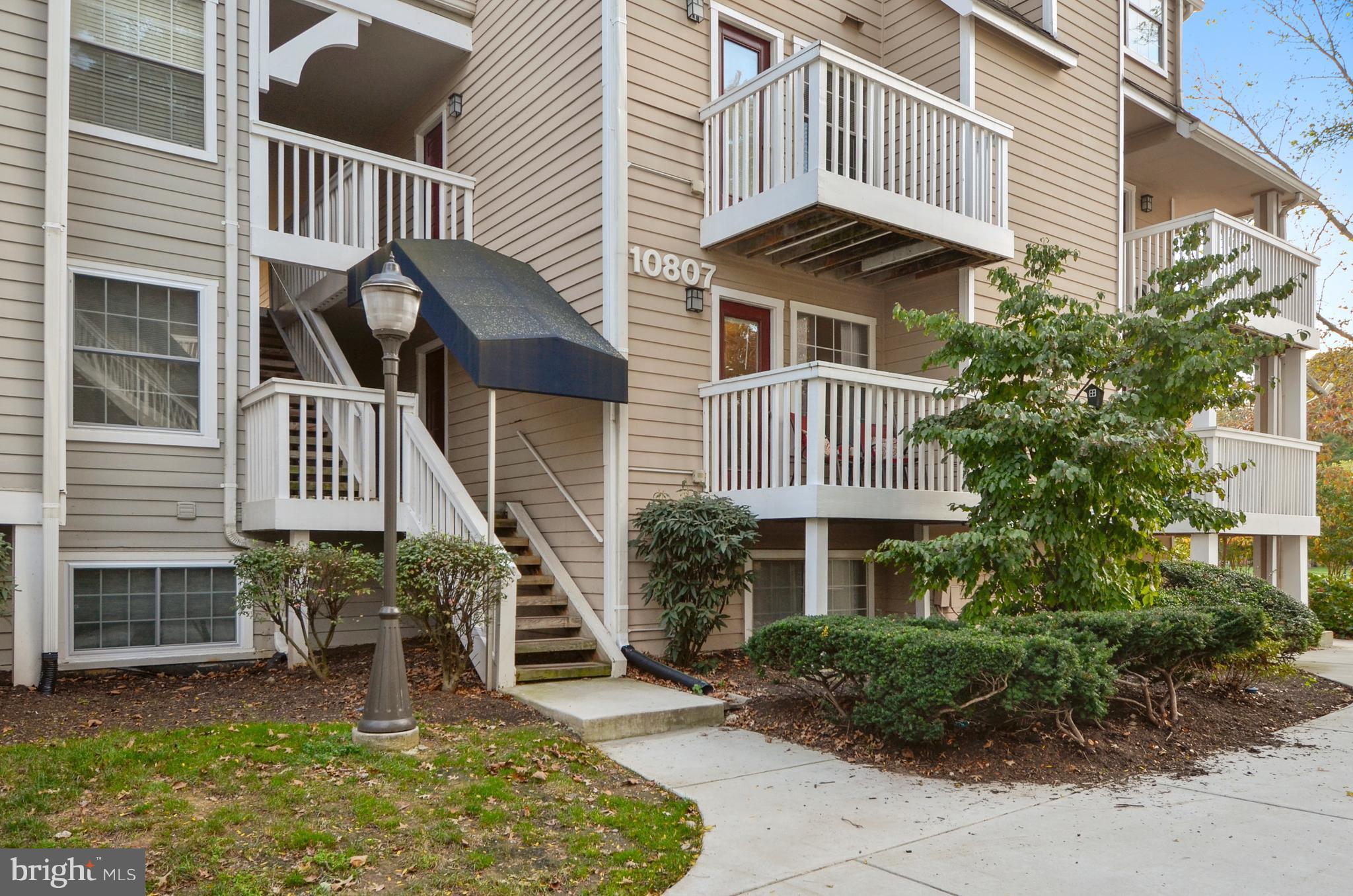 LOCATION LOCATION!  2 lvl/1BR/1BA in the highly desired Gables community. Bright unit features a beautifully updated kitchen with granite countertops, stainless appliances, fresh paint & brand new carpet. Huge Master BR w/walk in closet & a full bath w/sep vanity. Pool, Clubhouse, Gym & many more amenities! Quick walk to Grosvenor Metro. Minutes to 495 & 270!