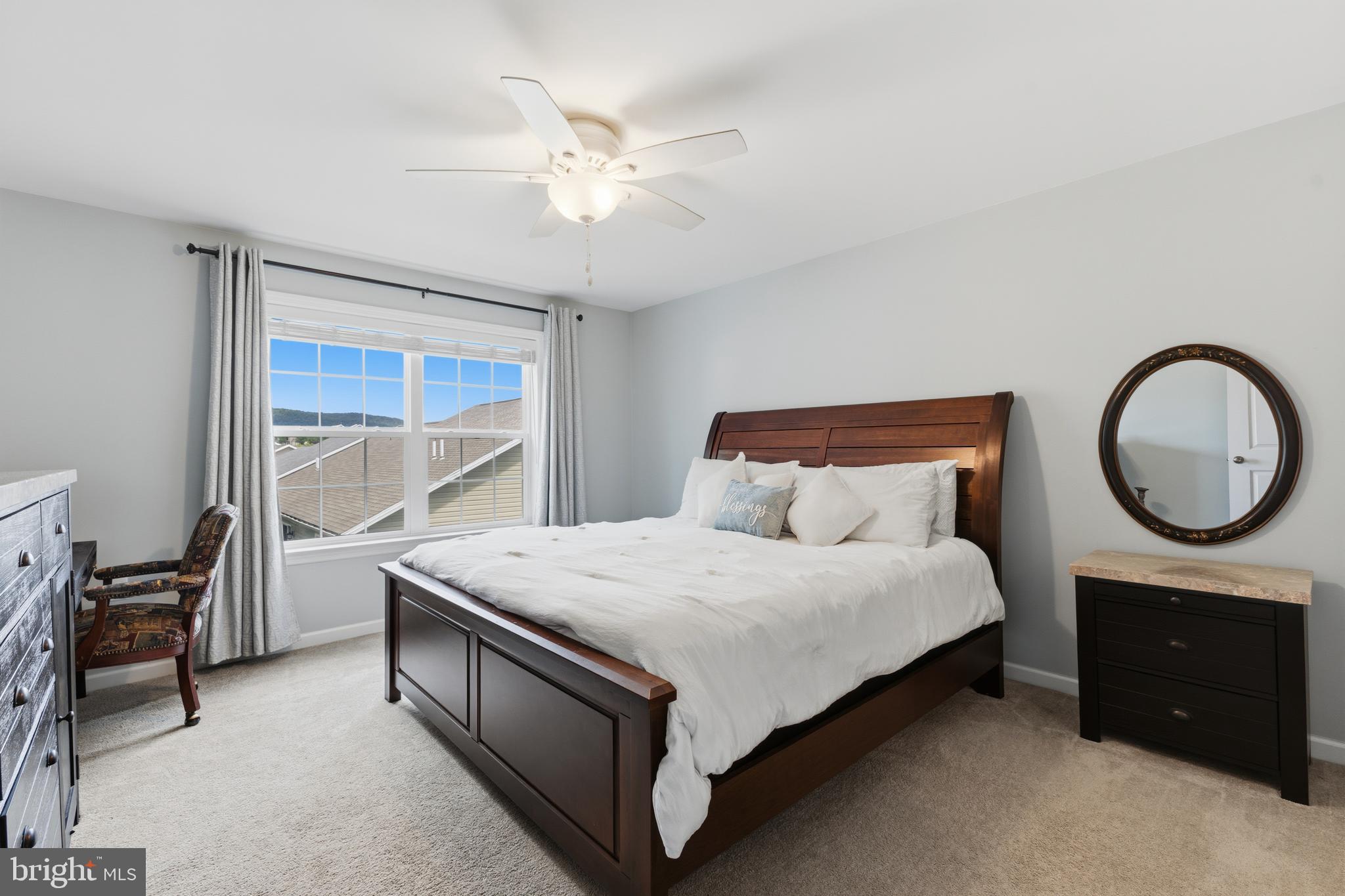 THE MEWS AT BURNHAM FARMS - Residential