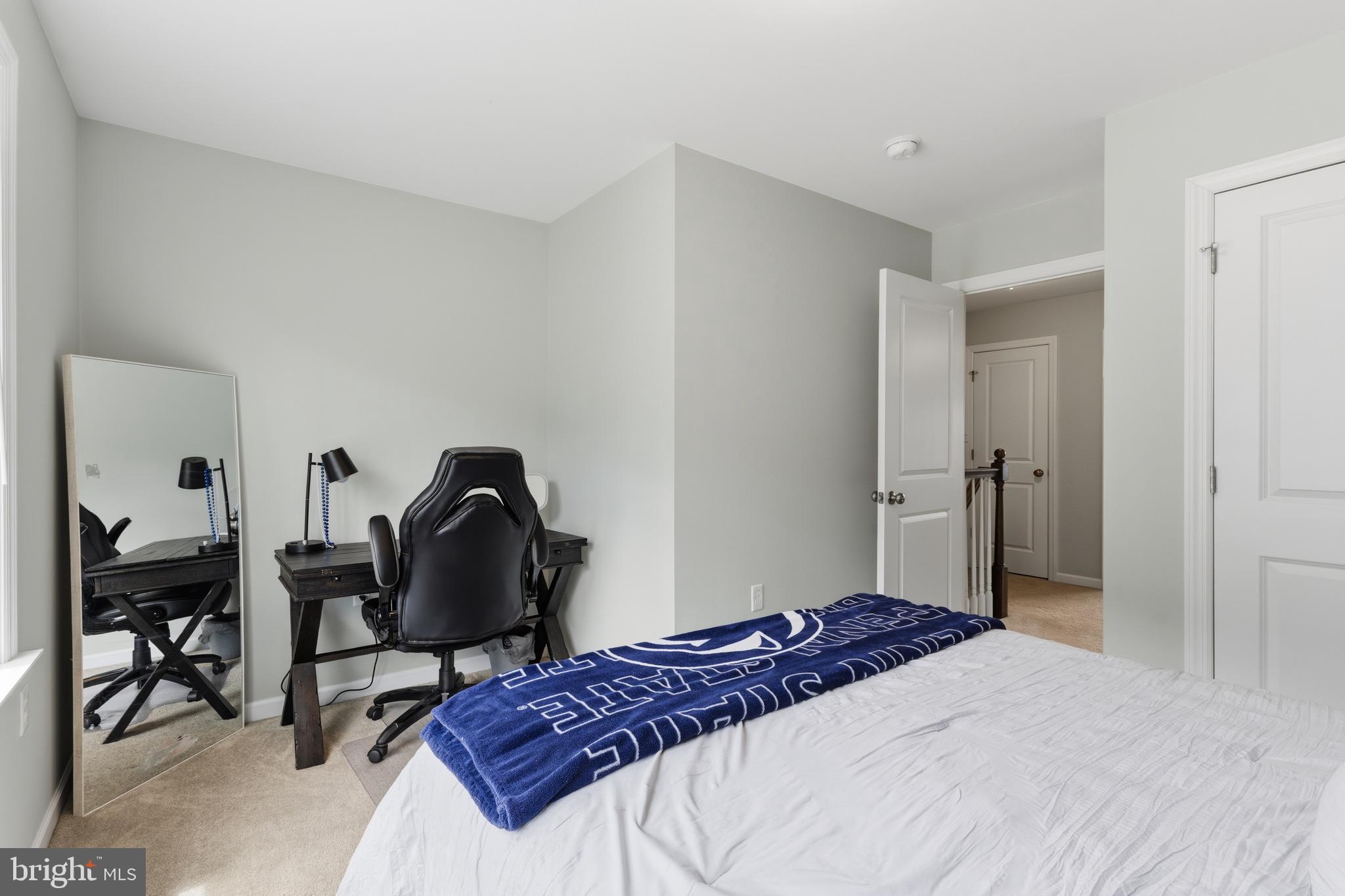 THE MEWS AT BURNHAM FARMS - Residential