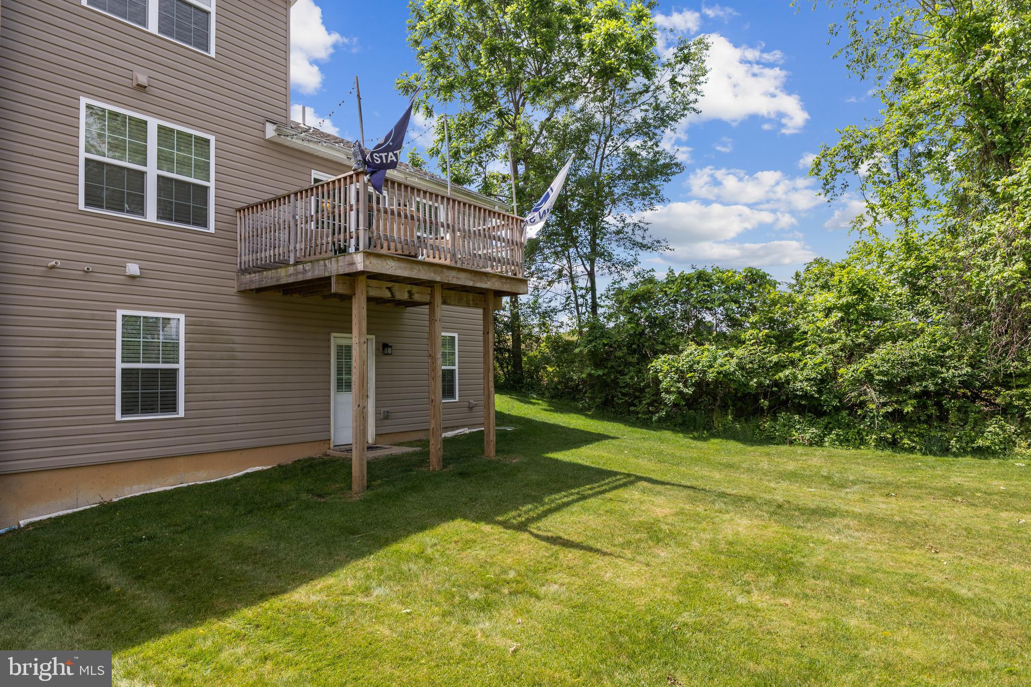 THE MEWS AT BURNHAM FARMS - Residential