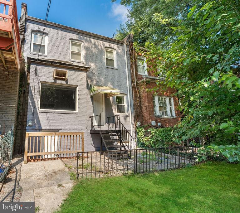 WEST SIDE - Residential