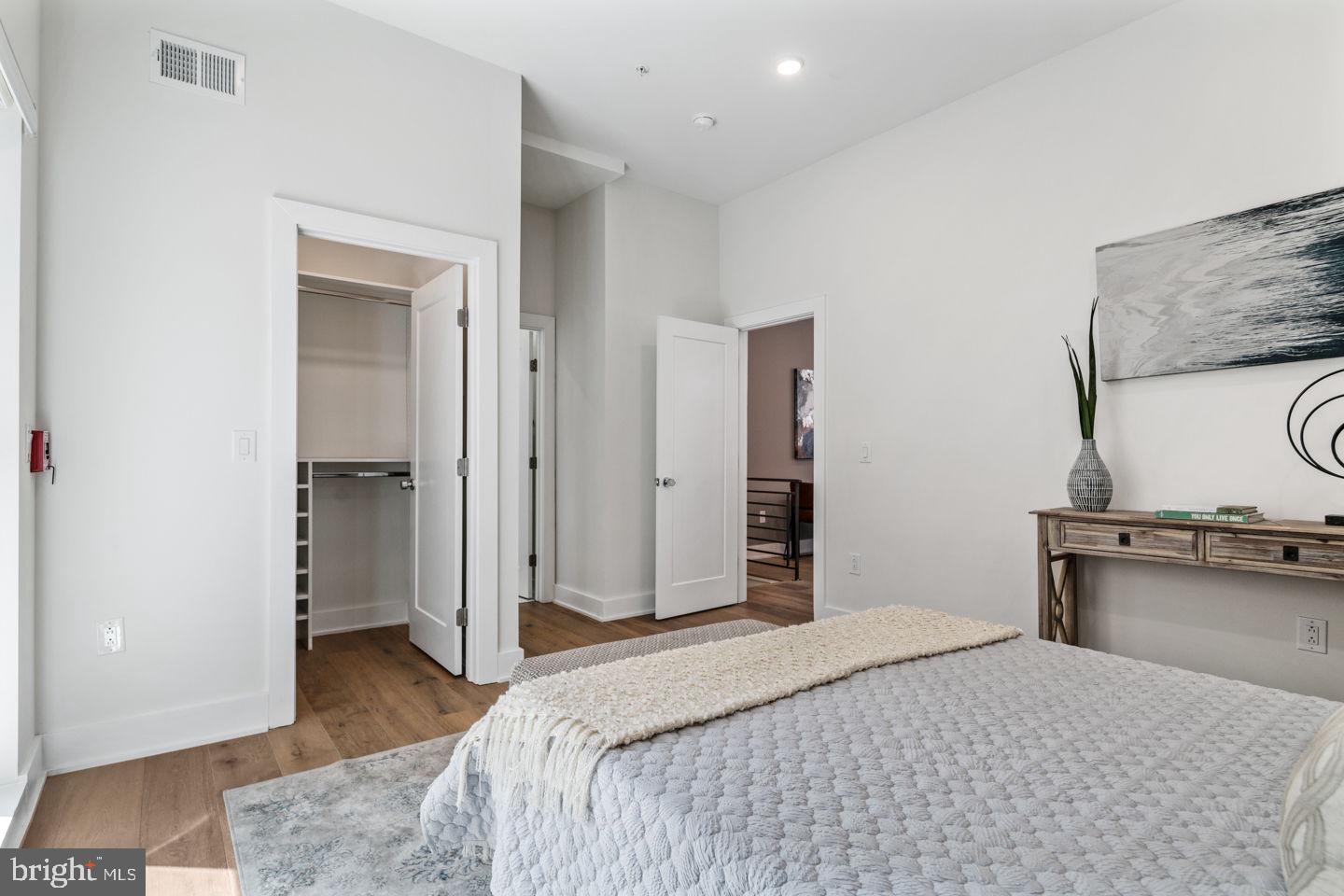 FAIRMOUNT - Residential