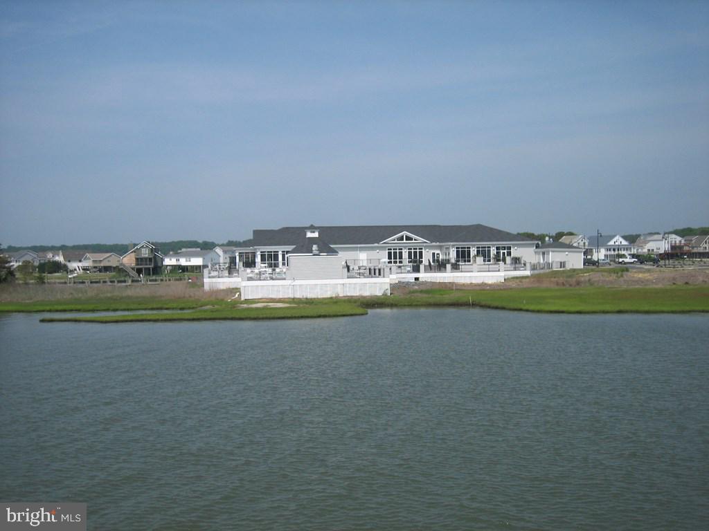 CAPTAIN'S COVE - Residential