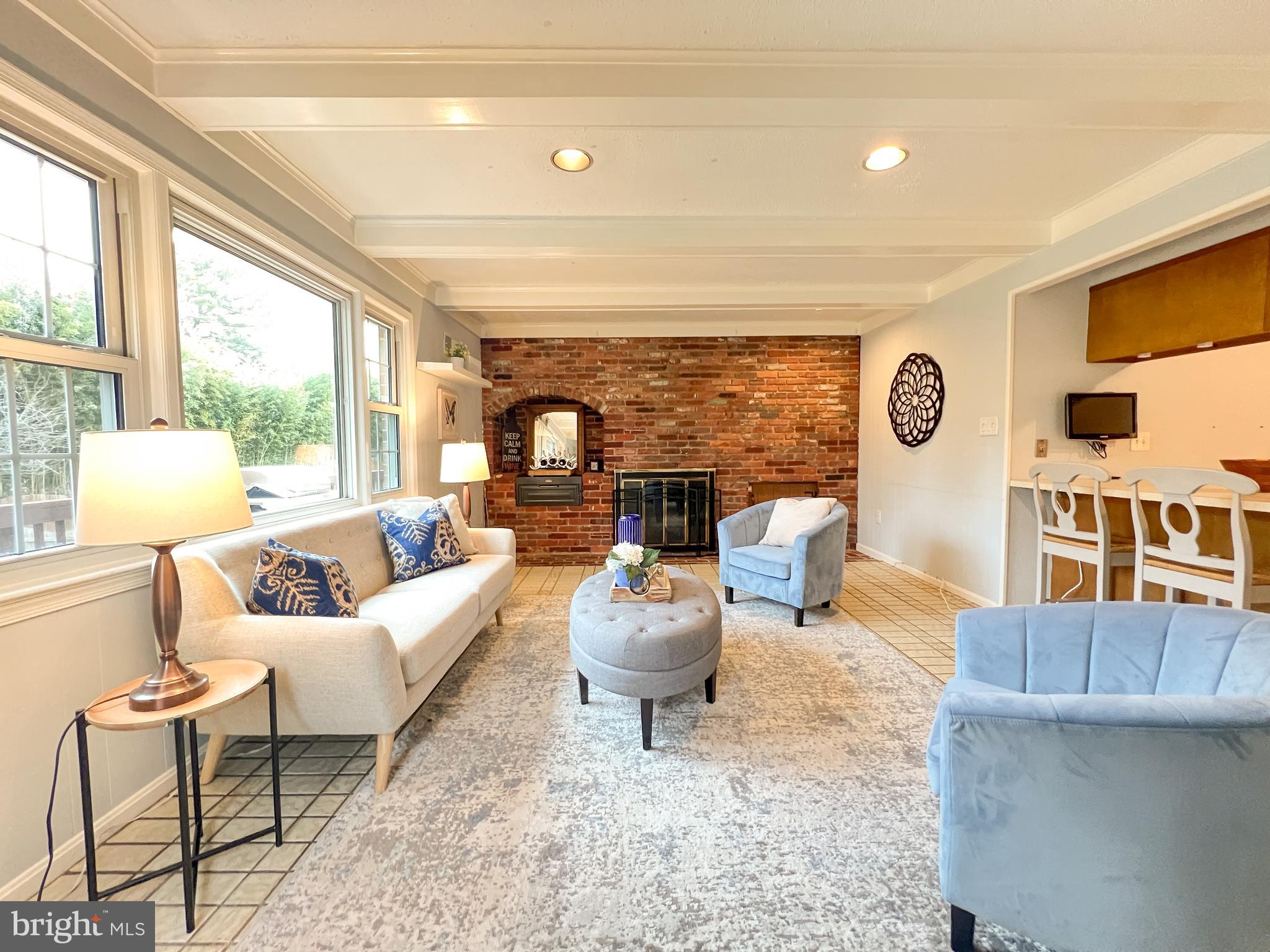 LAYHILL VILLAGE - Residential