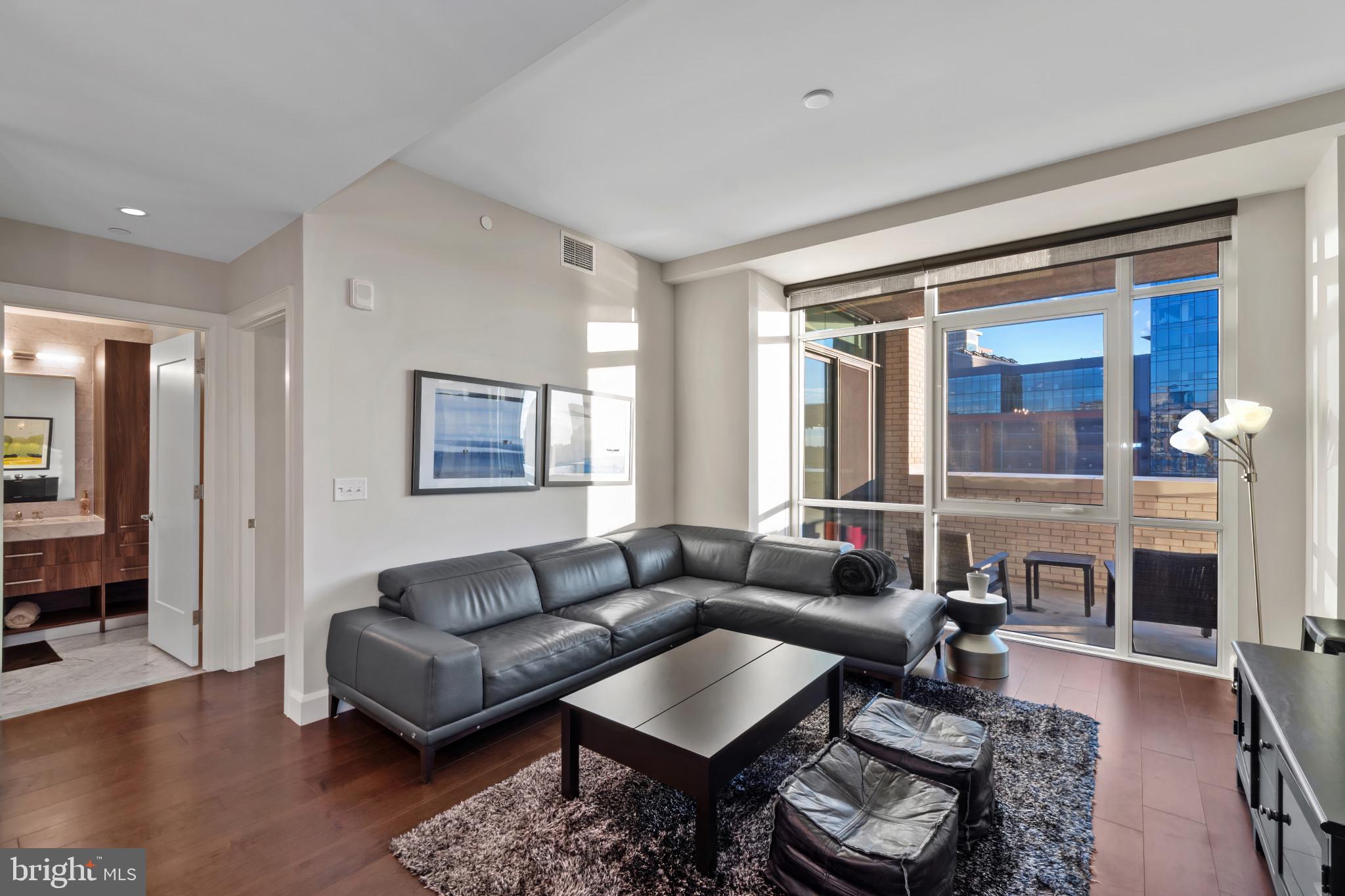 HARBOR EAST - Residential