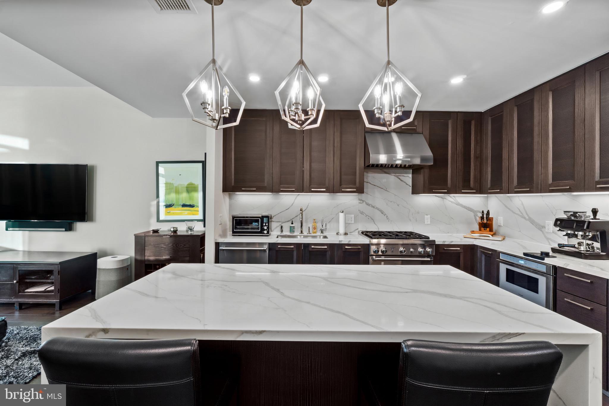 HARBOR EAST - Residential