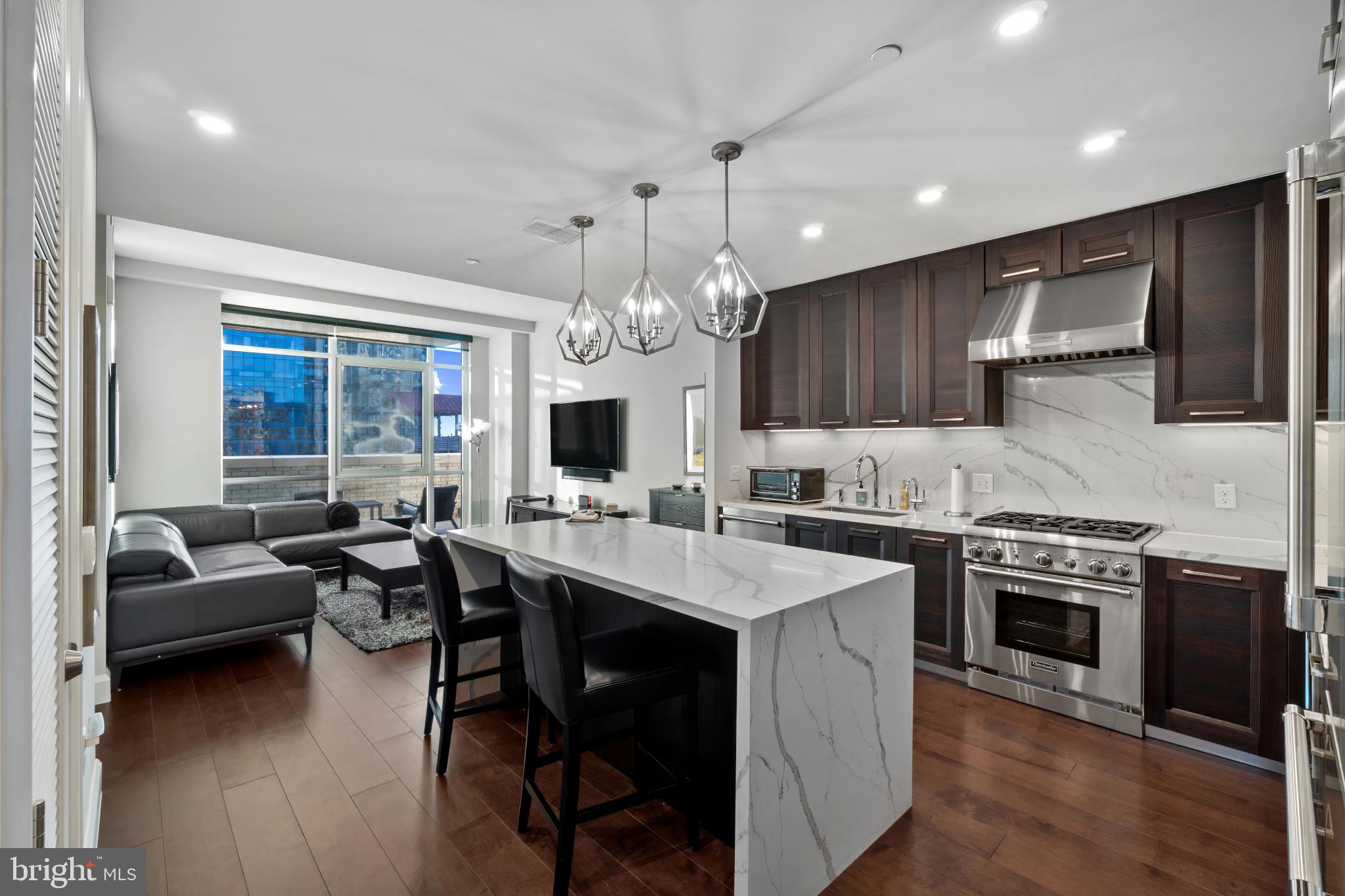 HARBOR EAST - Residential