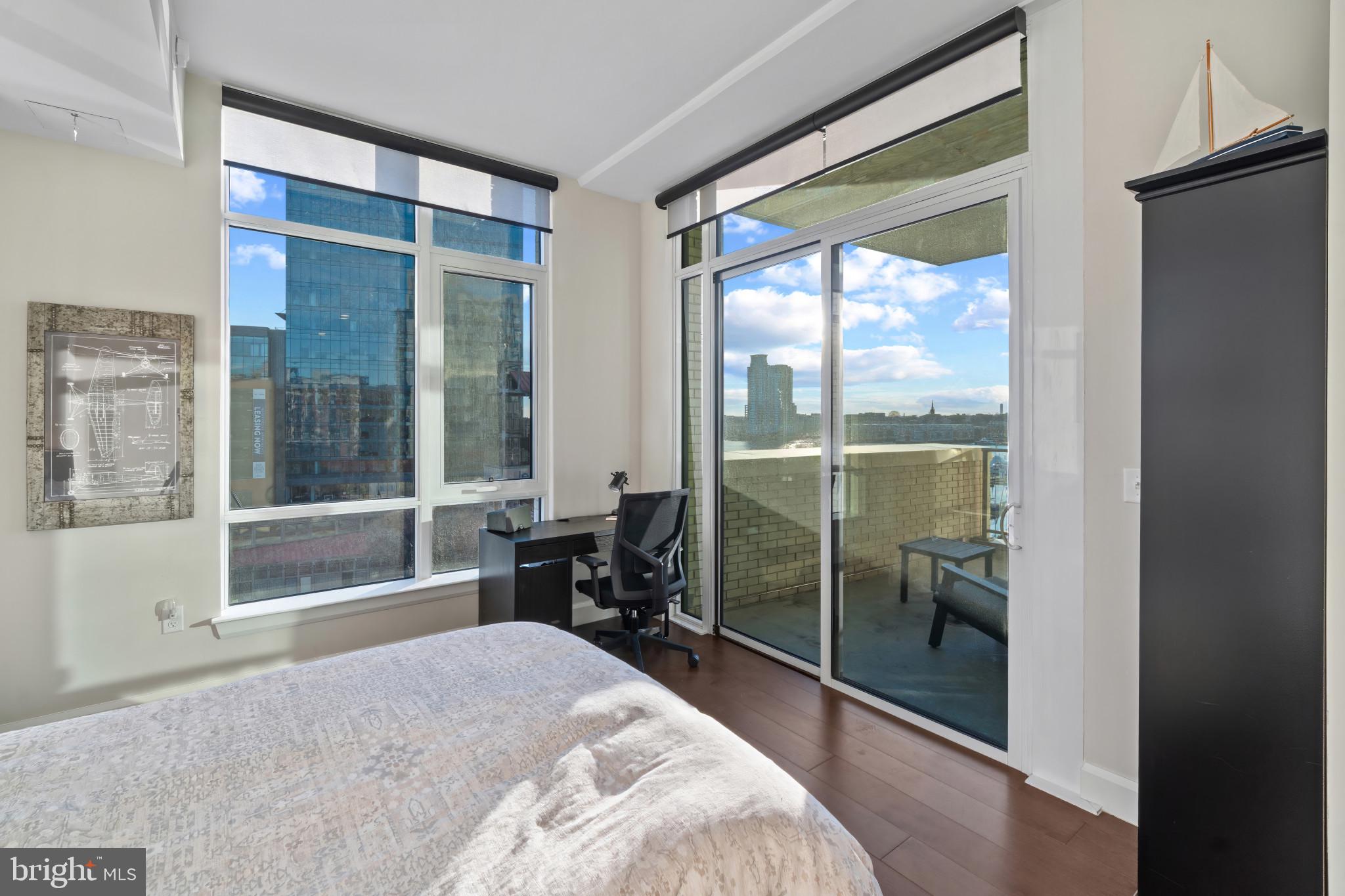 HARBOR EAST - Residential
