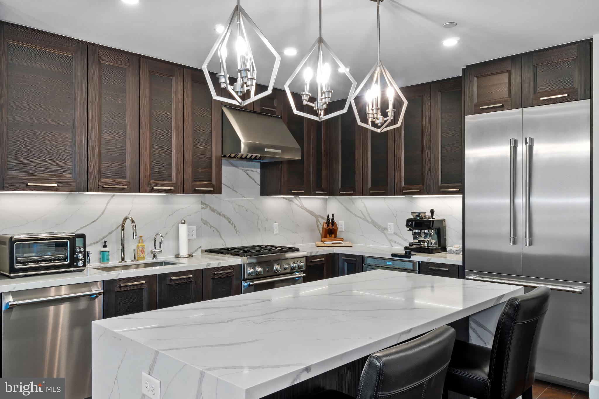 HARBOR EAST - Residential