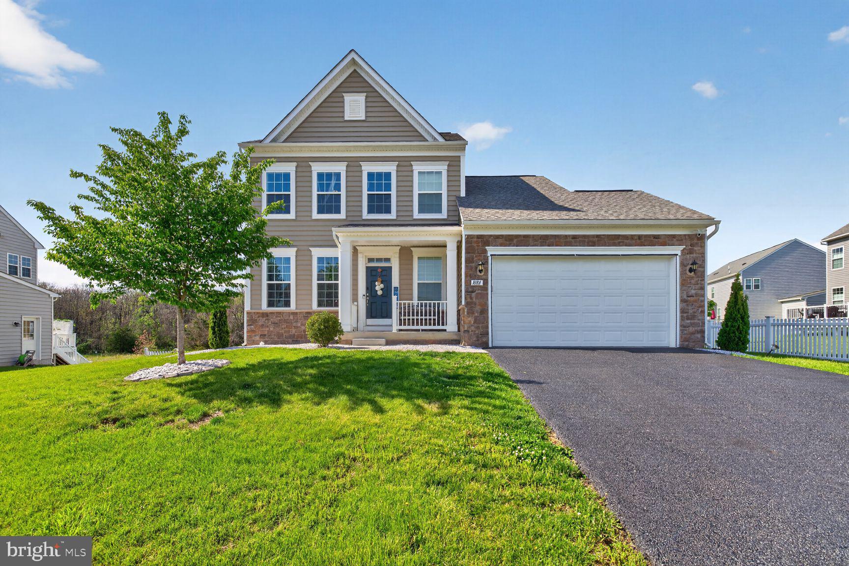 WEST FIELDS - Residential
