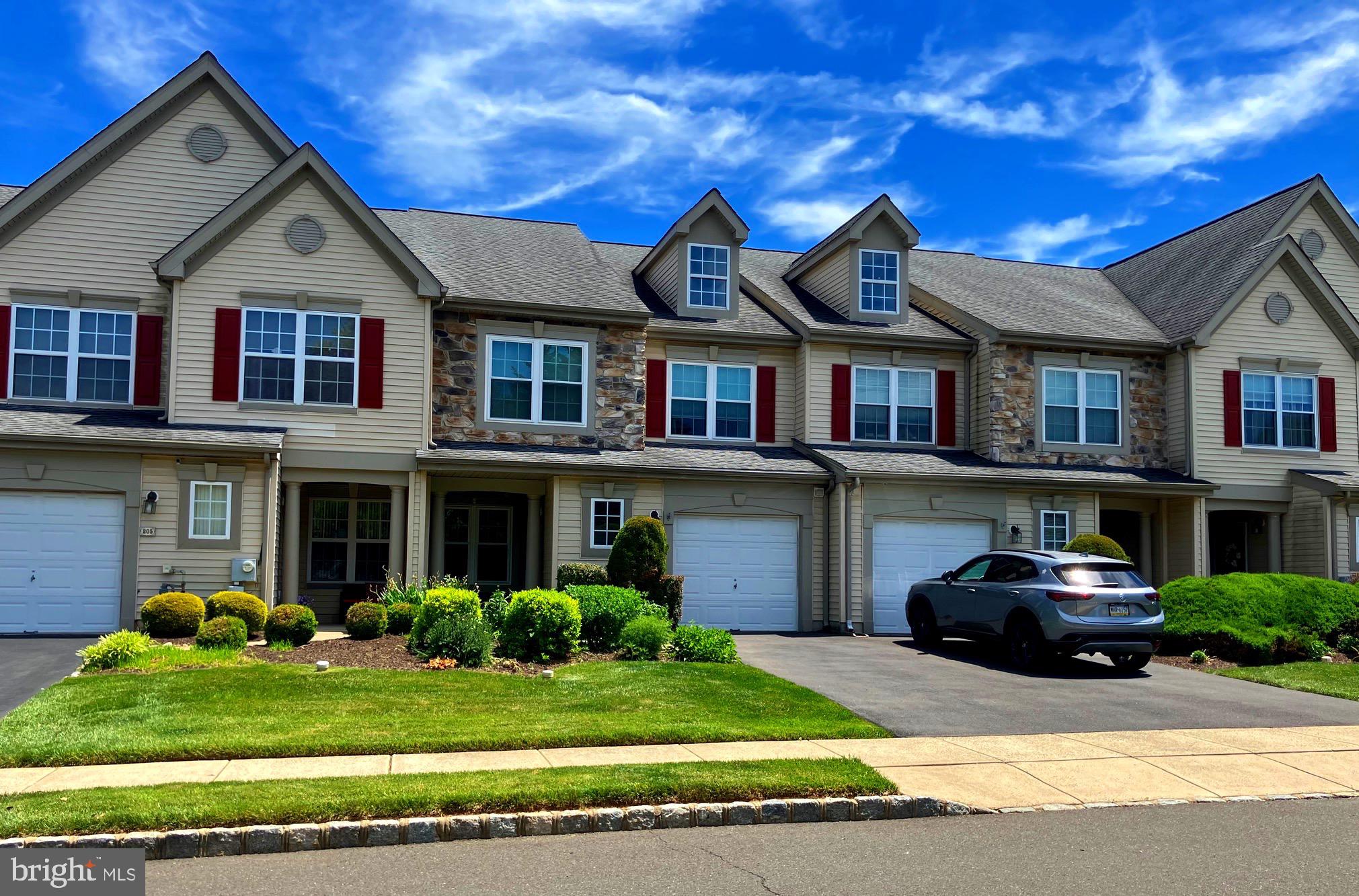 COUNTRY CROSSING - Residential