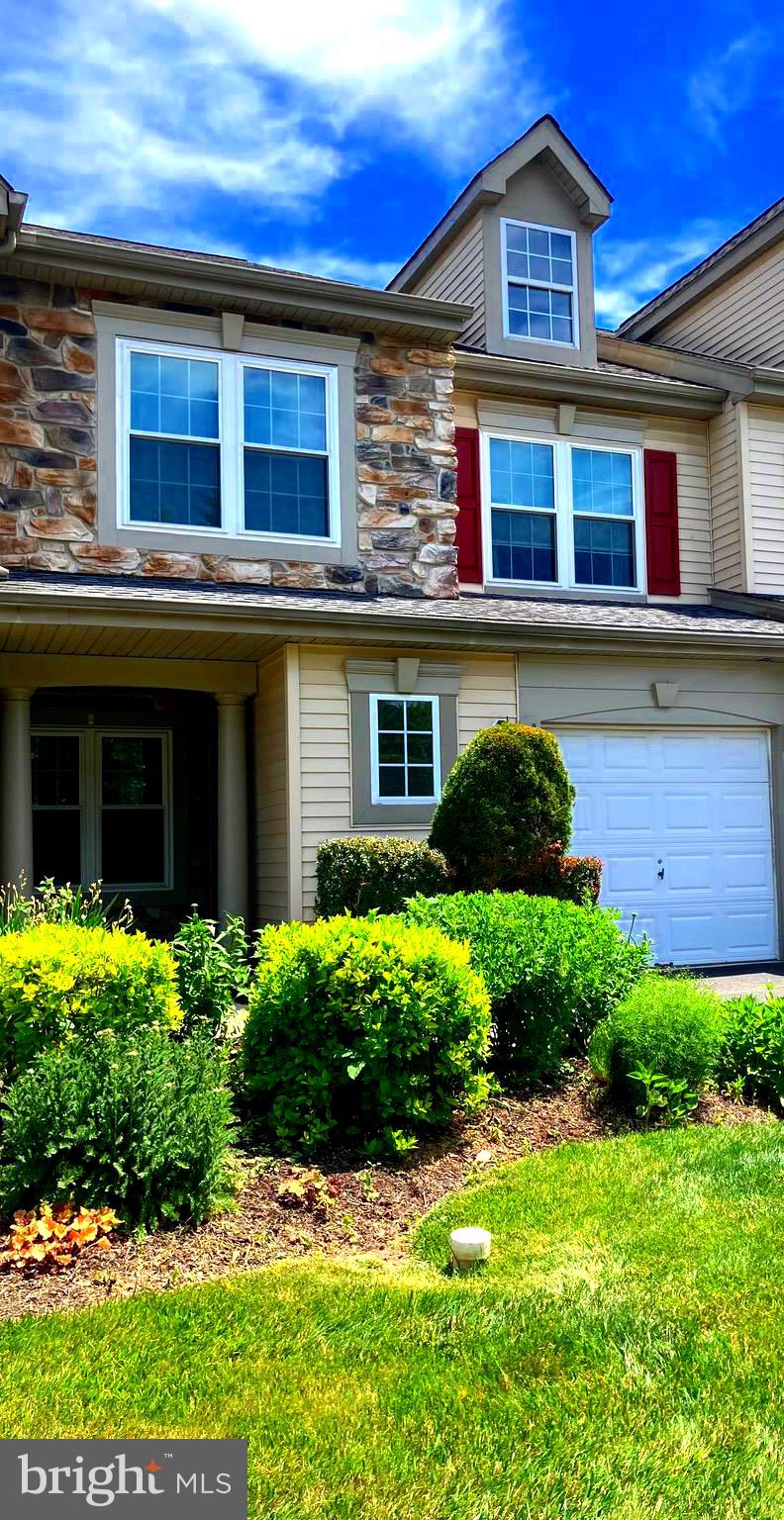 COUNTRY CROSSING - Residential