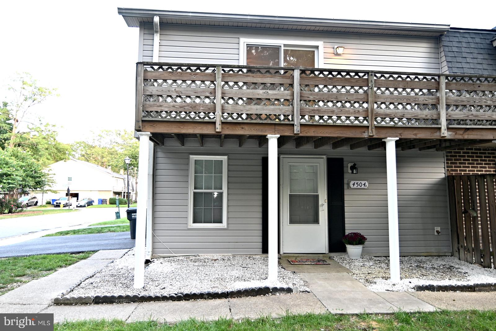 AFFORDABLE HOUSING---MOVE -IN READY WITH NEW WINDOWS, CABINETS, HVAC, STAINLESS APPLIANCES,  WASHER/DRYER AND FLOORING.  EASY TO SHOW!!