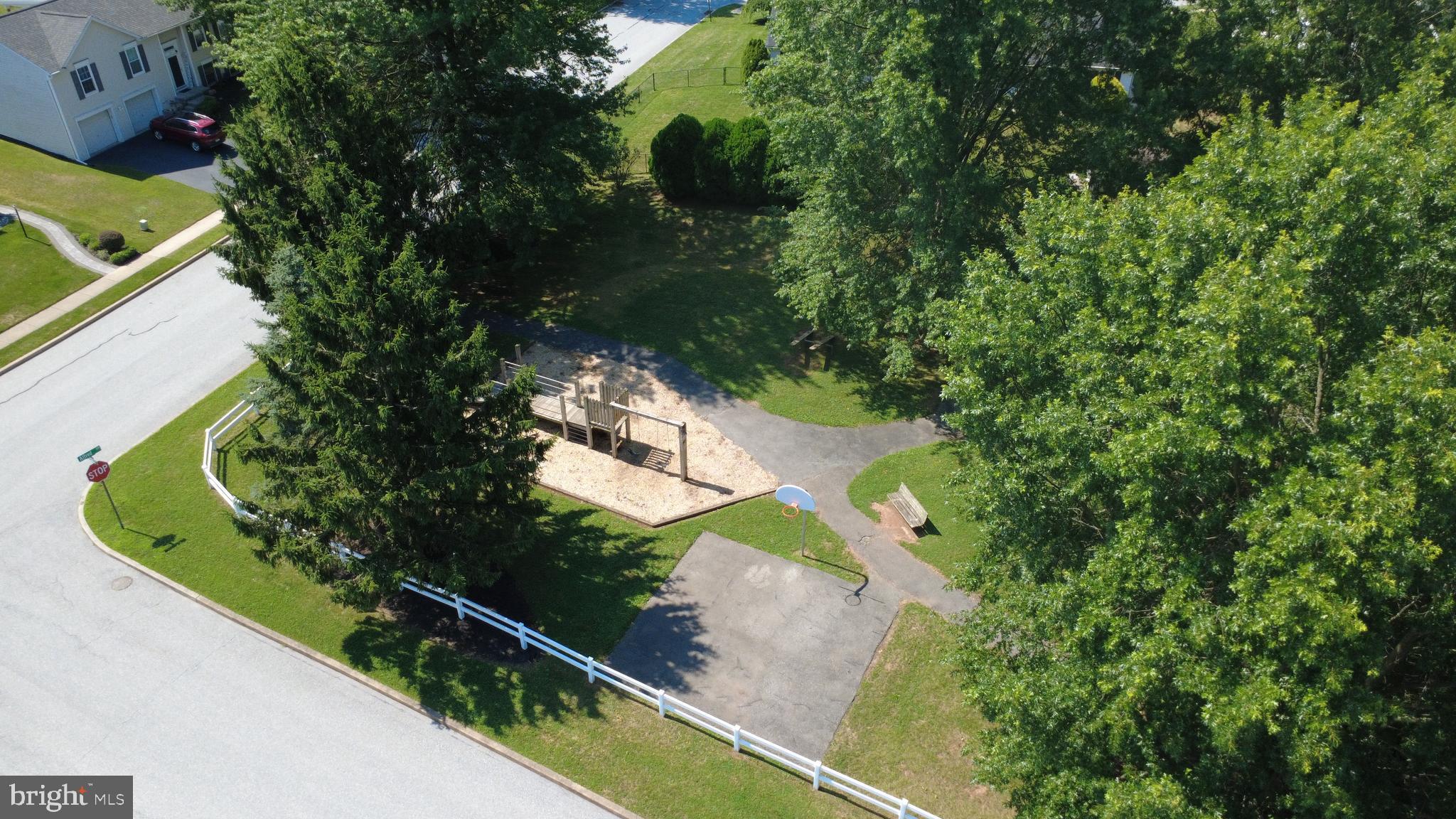 LAKESIDE VILLAGE - Residential
