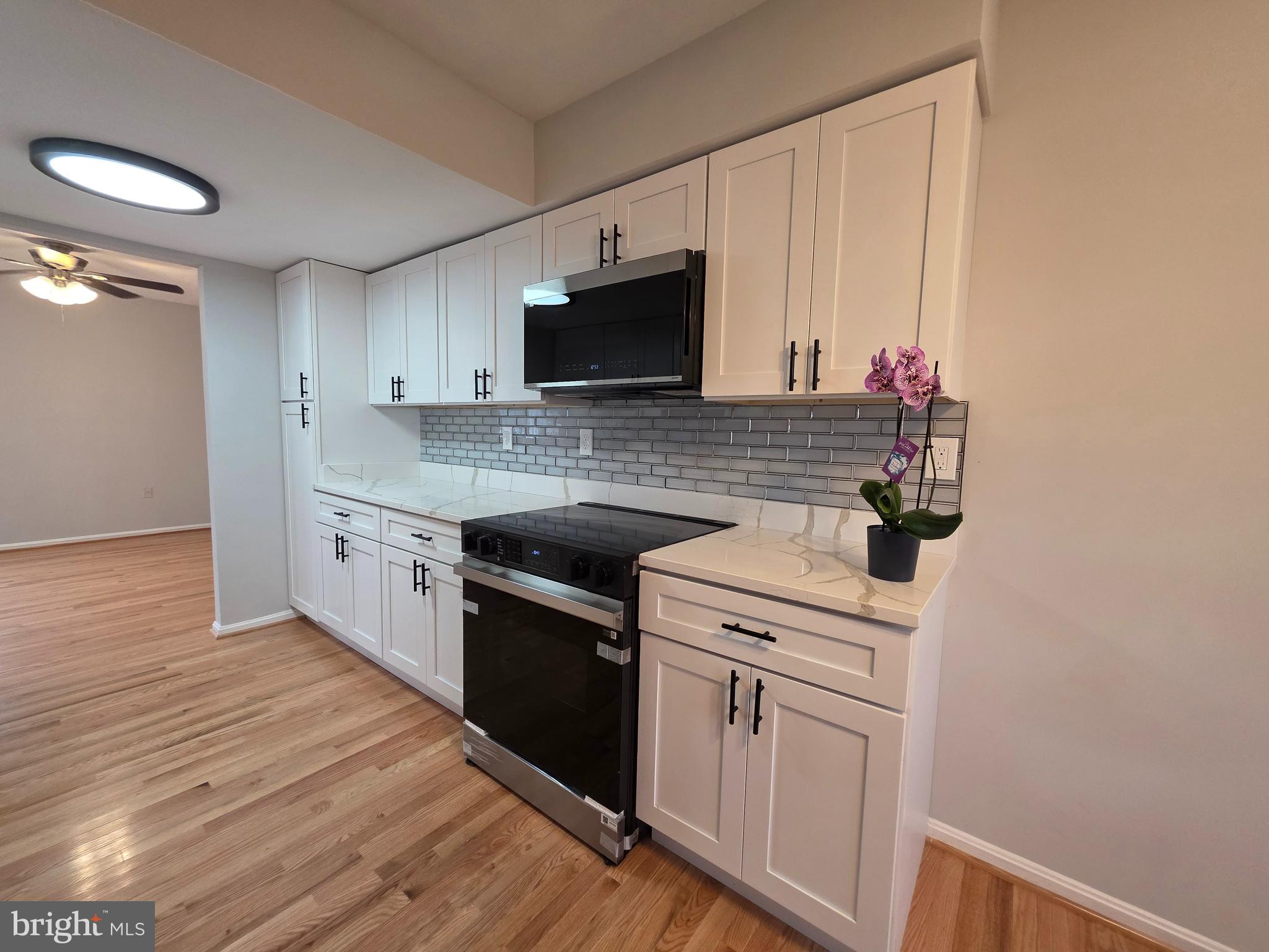 PARK SQUARE - IND HEAD - Residential