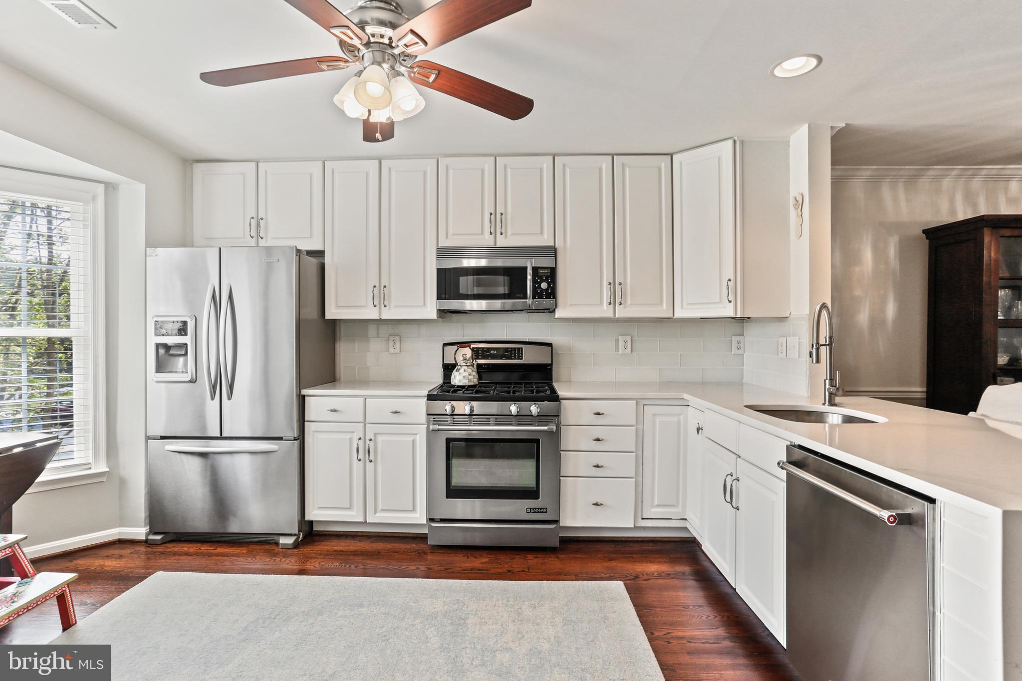 HUNTERS RUN - Residential