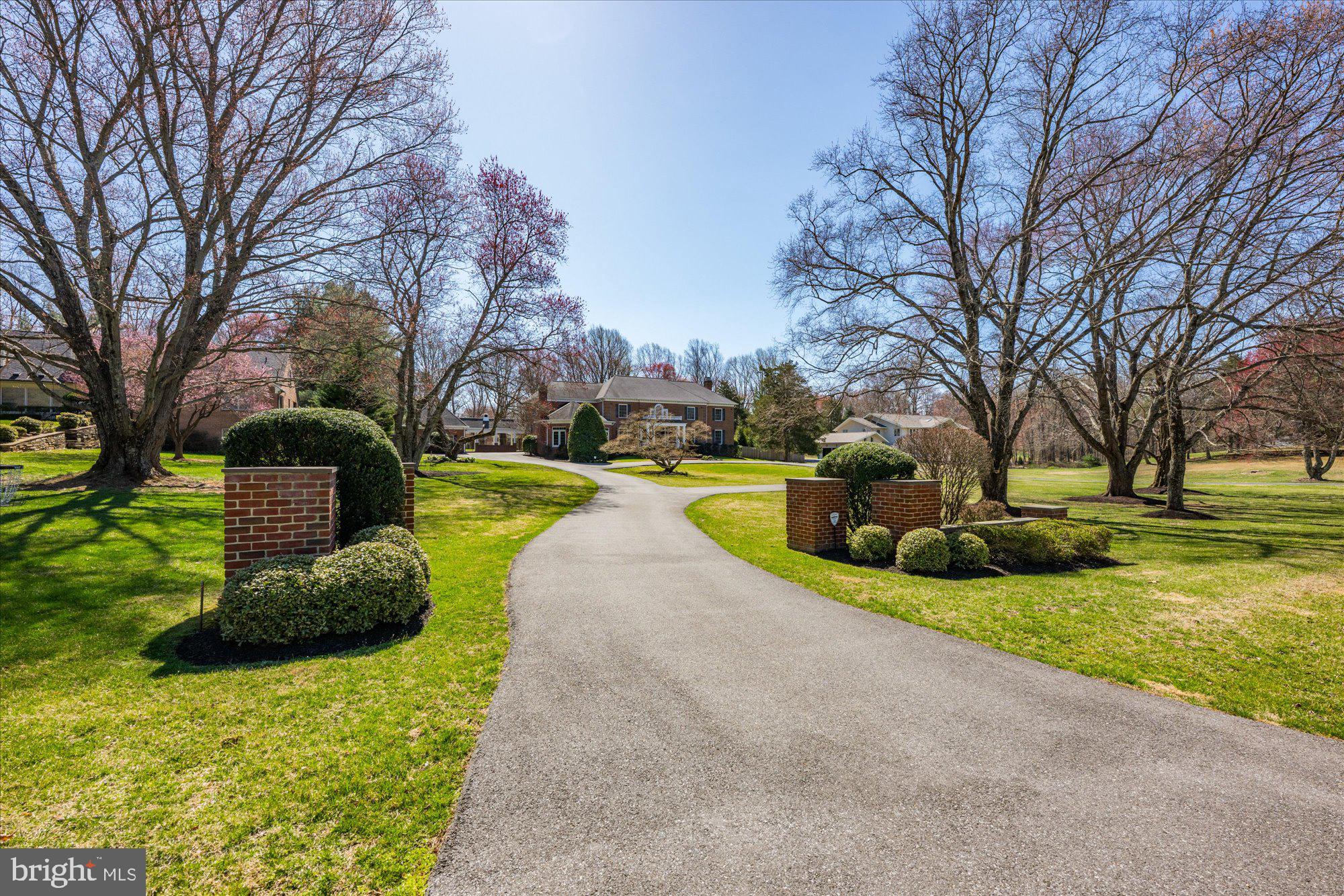 POTOMAC OUTSIDE - Residential