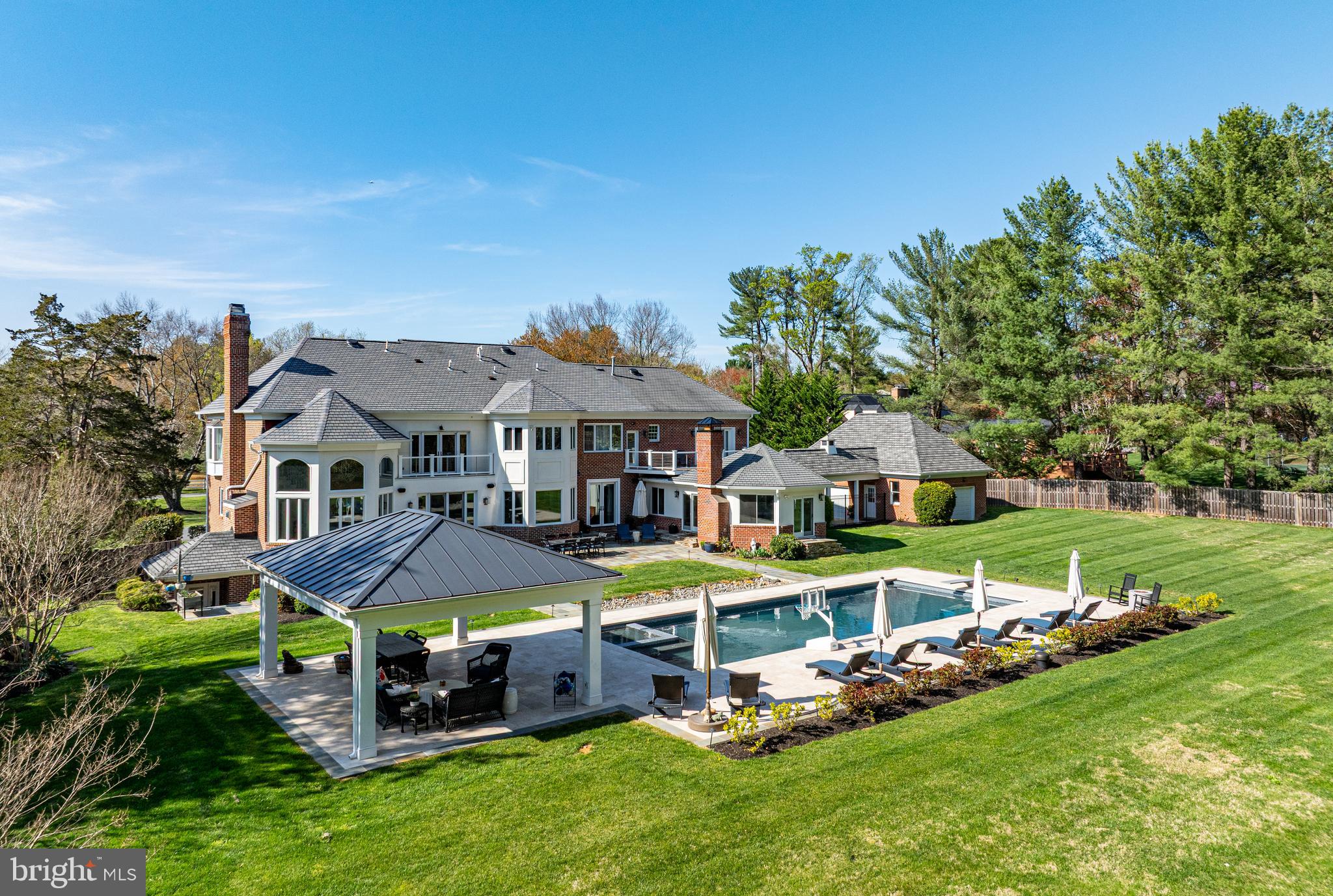 POTOMAC OUTSIDE - Residential