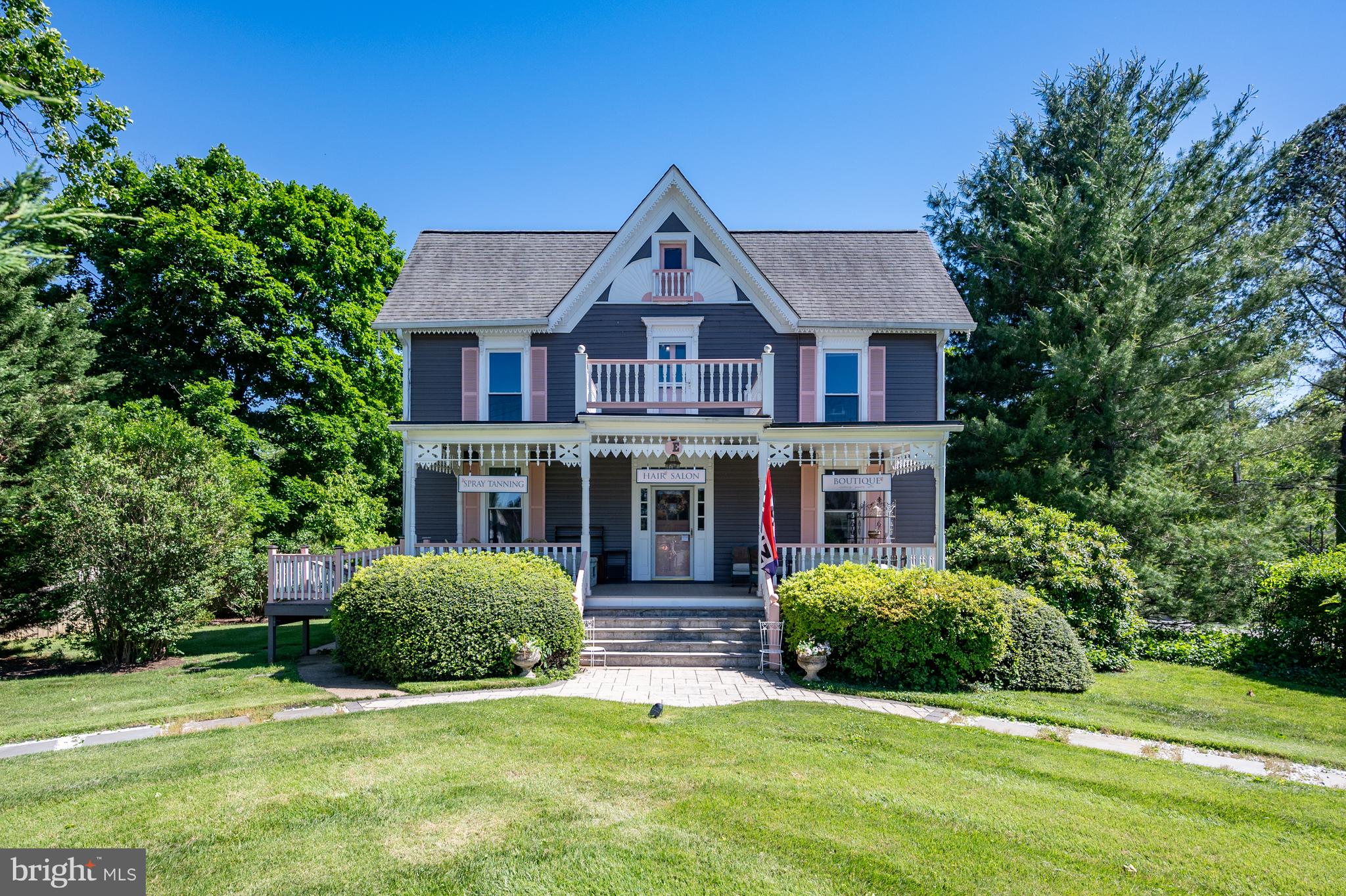 ROUND HILL - Residential