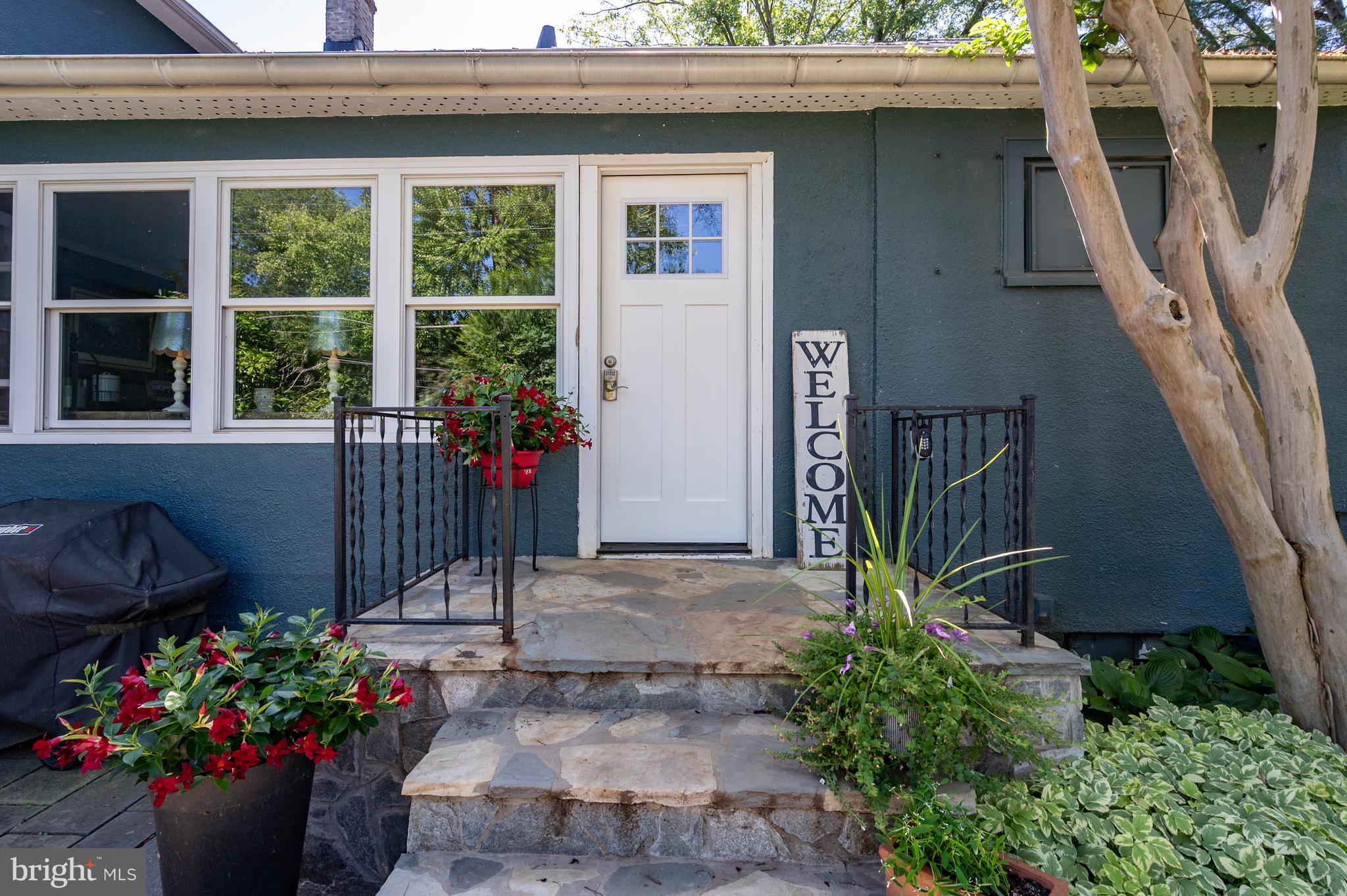 ROUND HILL - Residential