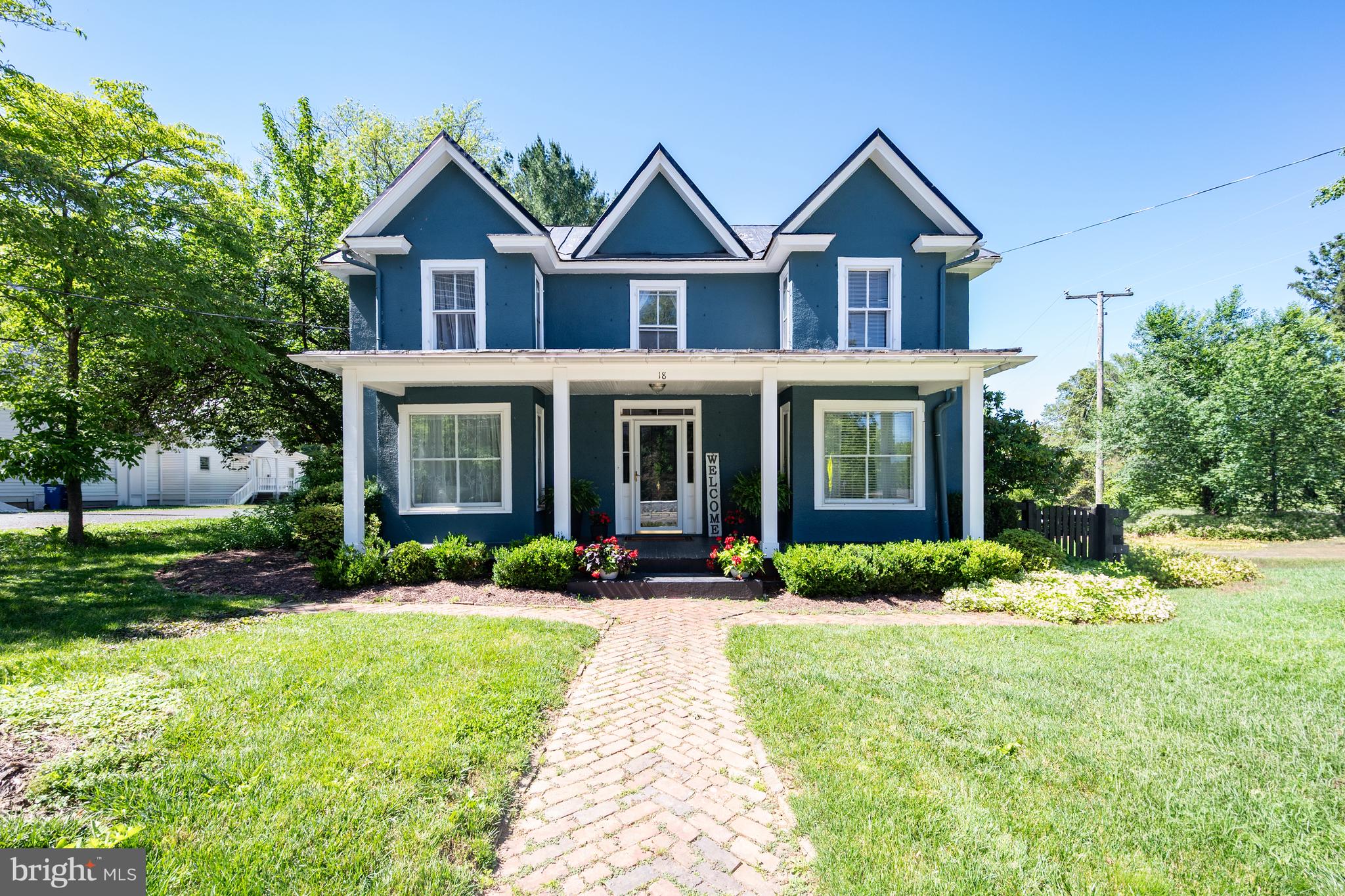 ROUND HILL - Residential