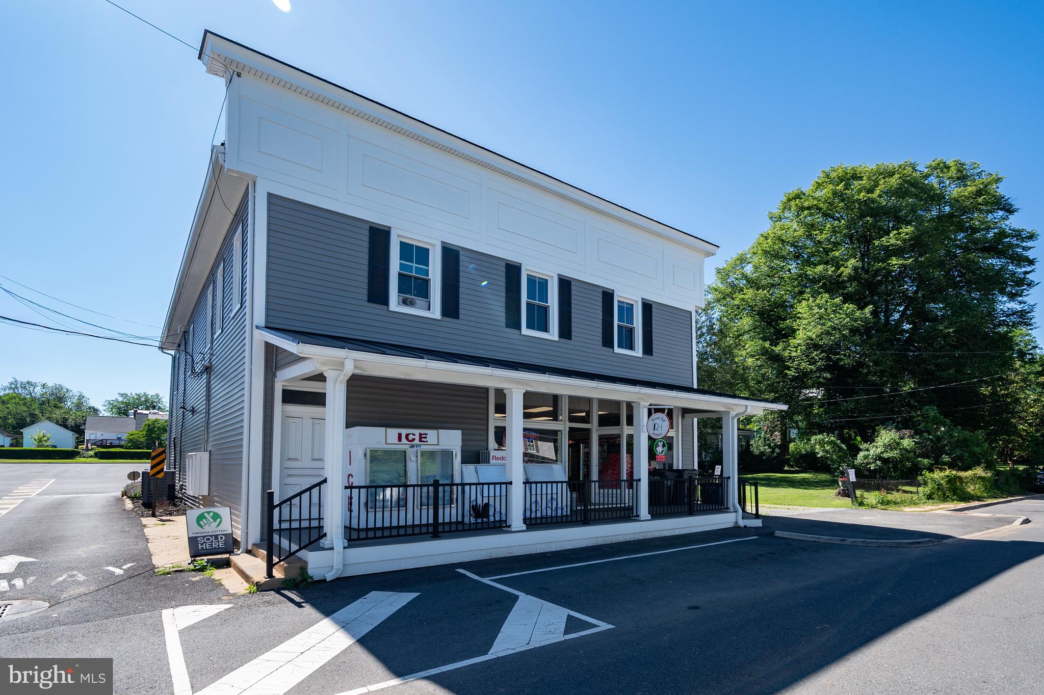 ROUND HILL - Residential