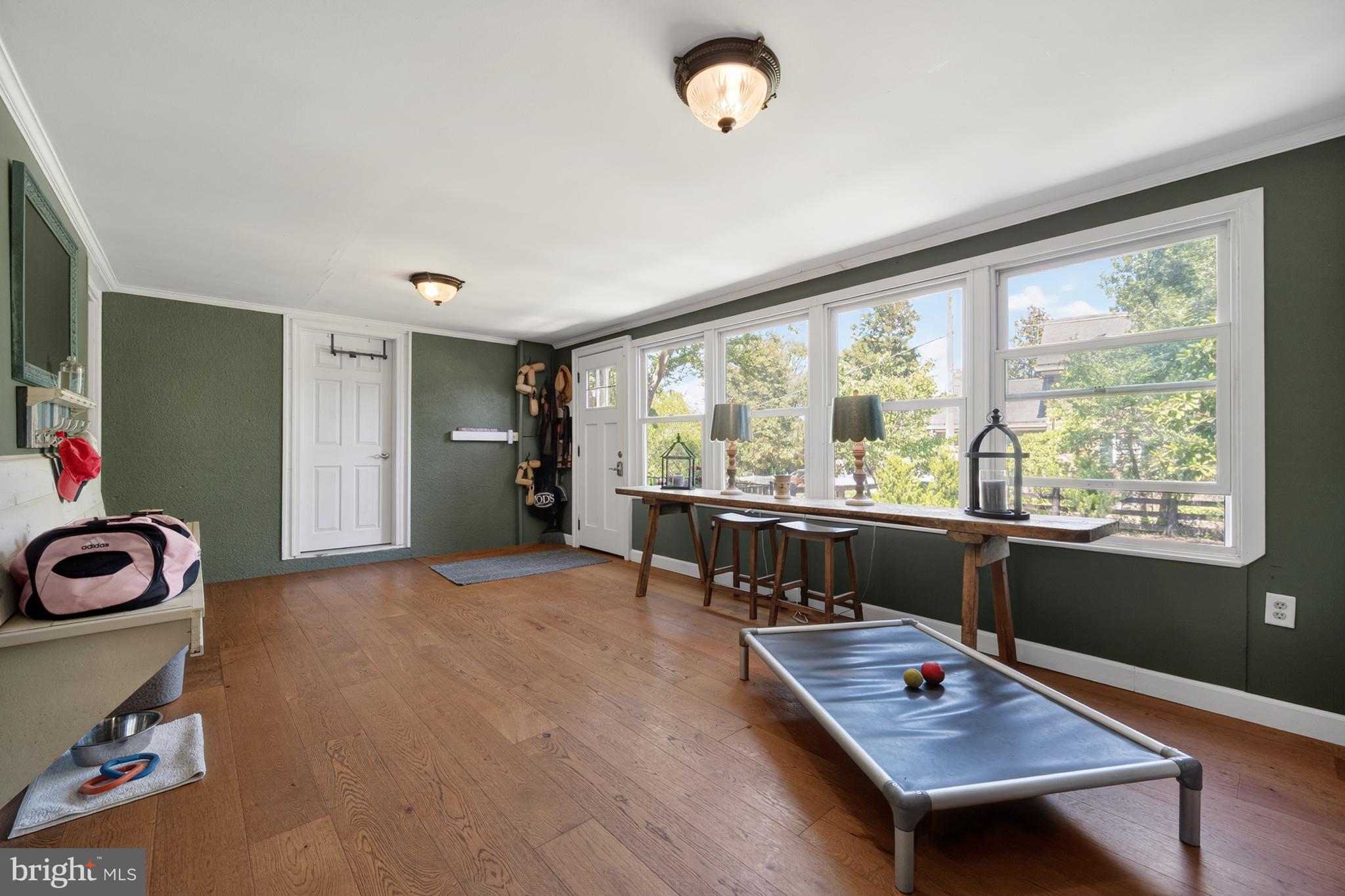 ROUND HILL - Residential