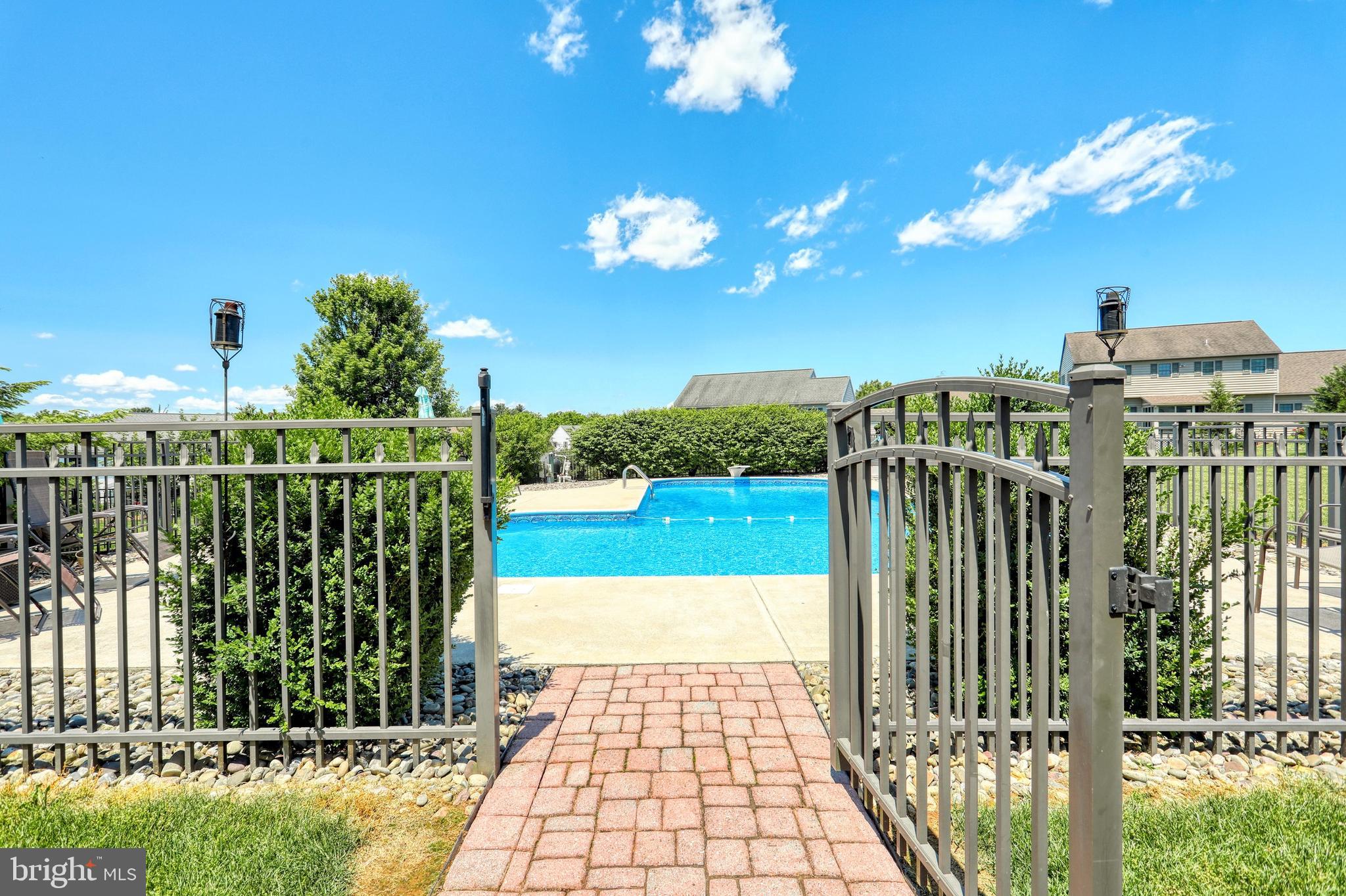 LEXINGTON ESTATES - Residential