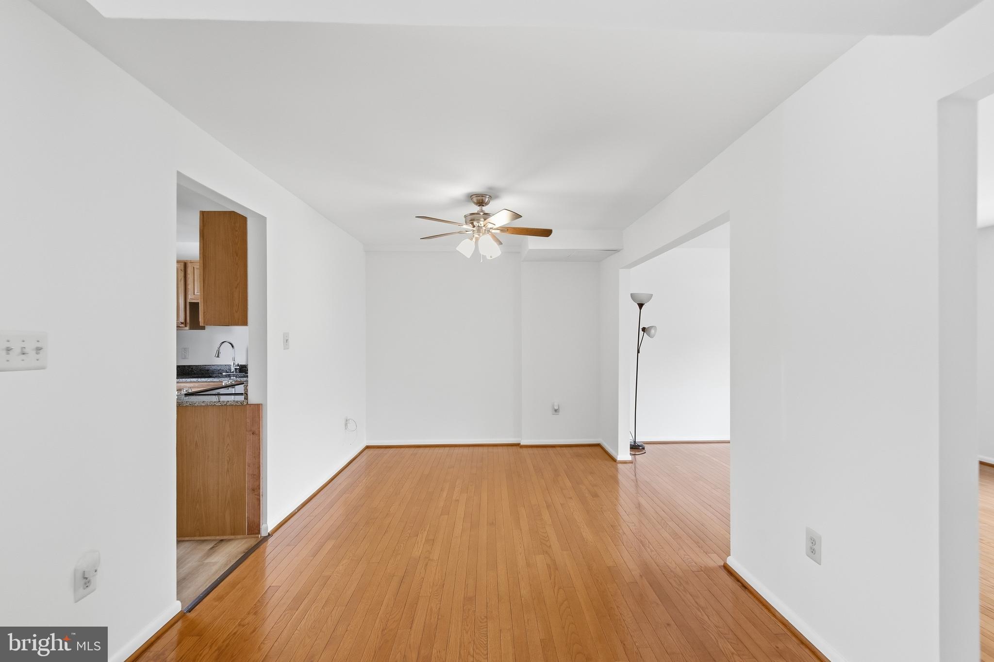 SOUTHGATE WOODS TOWNHOUSES - Residential