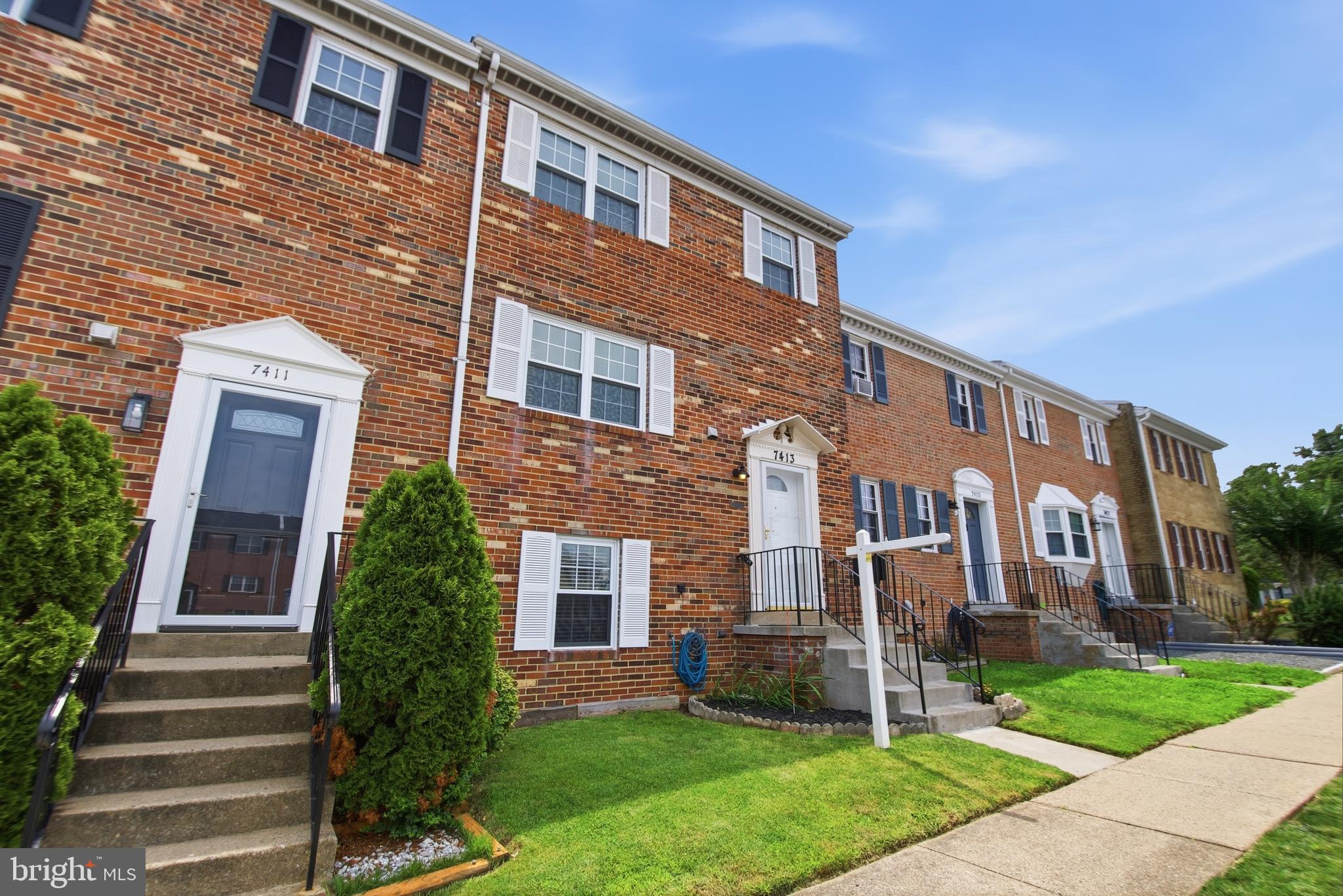 SOUTHGATE WOODS TOWNHOUSES - Residential