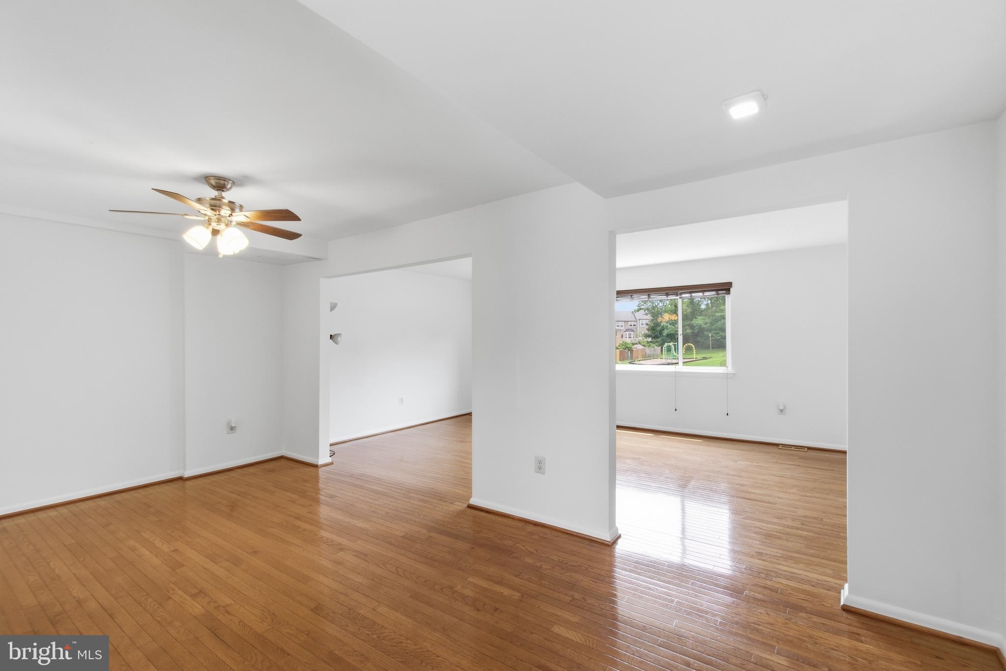 SOUTHGATE WOODS TOWNHOUSES - Residential