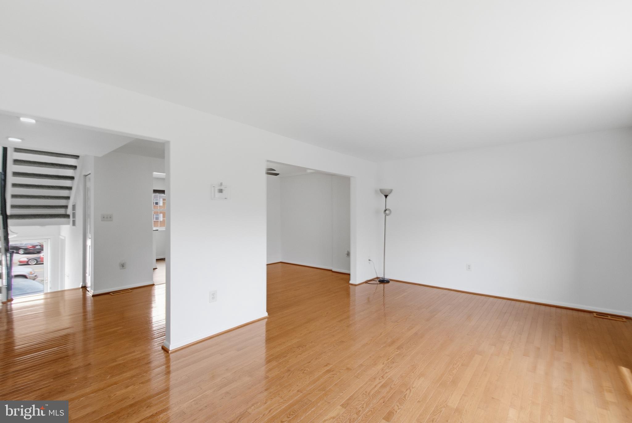 SOUTHGATE WOODS TOWNHOUSES - Residential