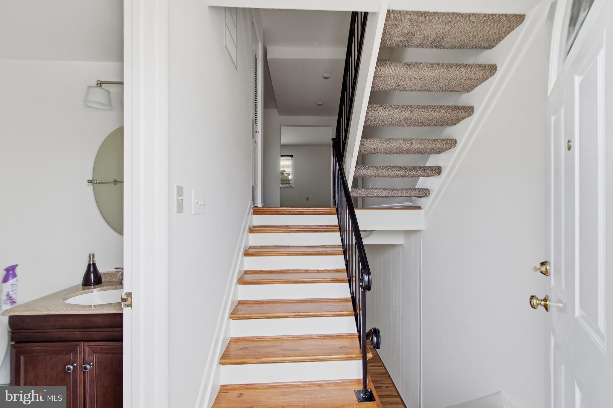 SOUTHGATE WOODS TOWNHOUSES - Residential