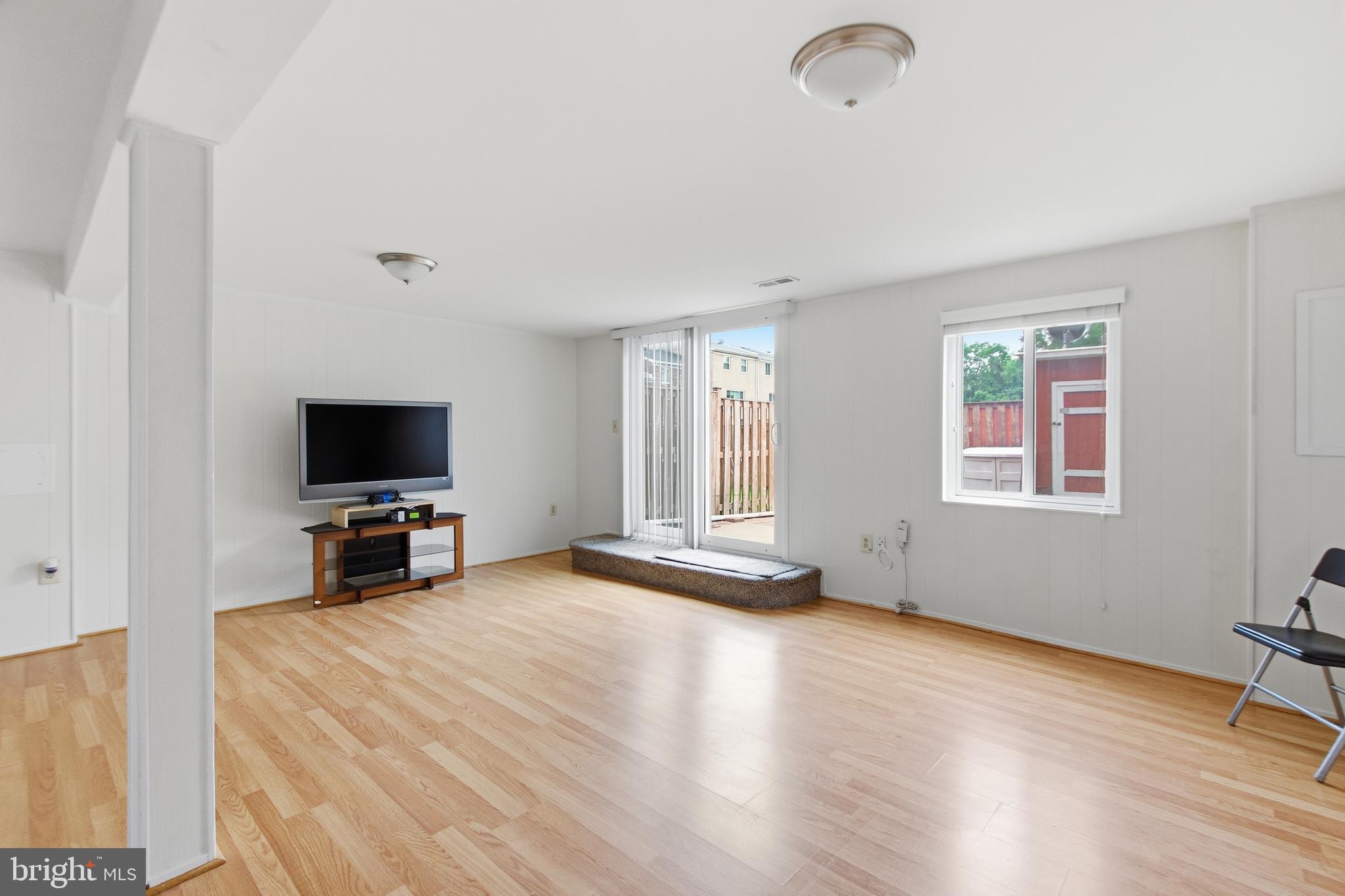 SOUTHGATE WOODS TOWNHOUSES - Residential