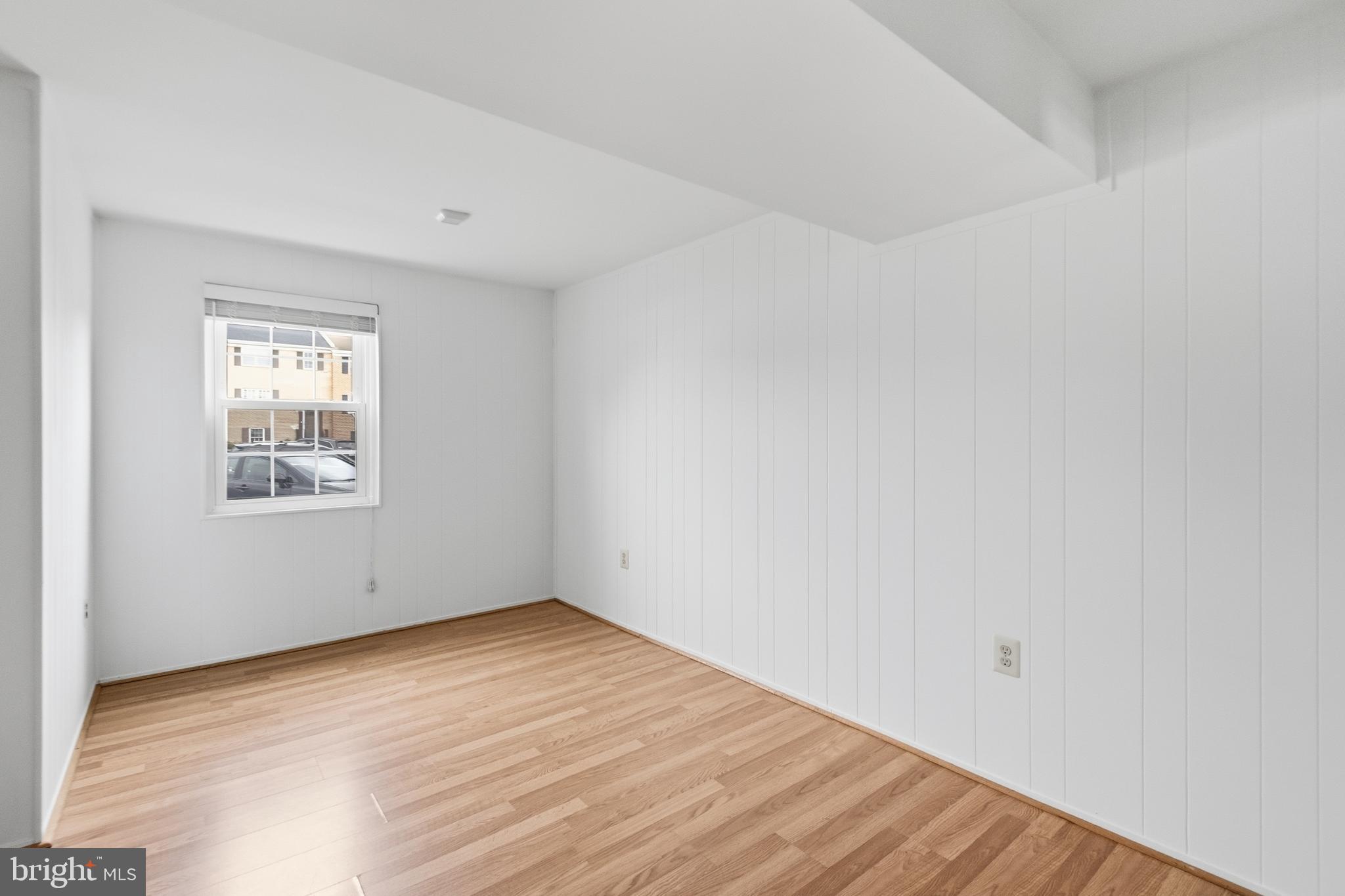 SOUTHGATE WOODS TOWNHOUSES - Residential