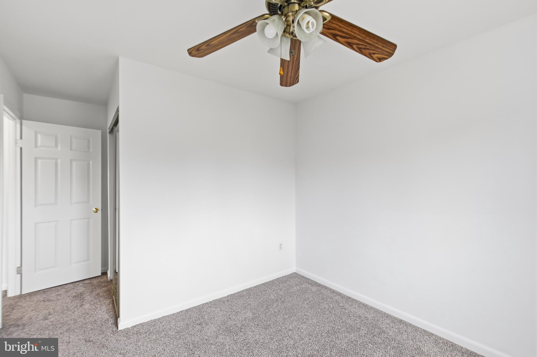 SOUTHGATE WOODS TOWNHOUSES - Residential